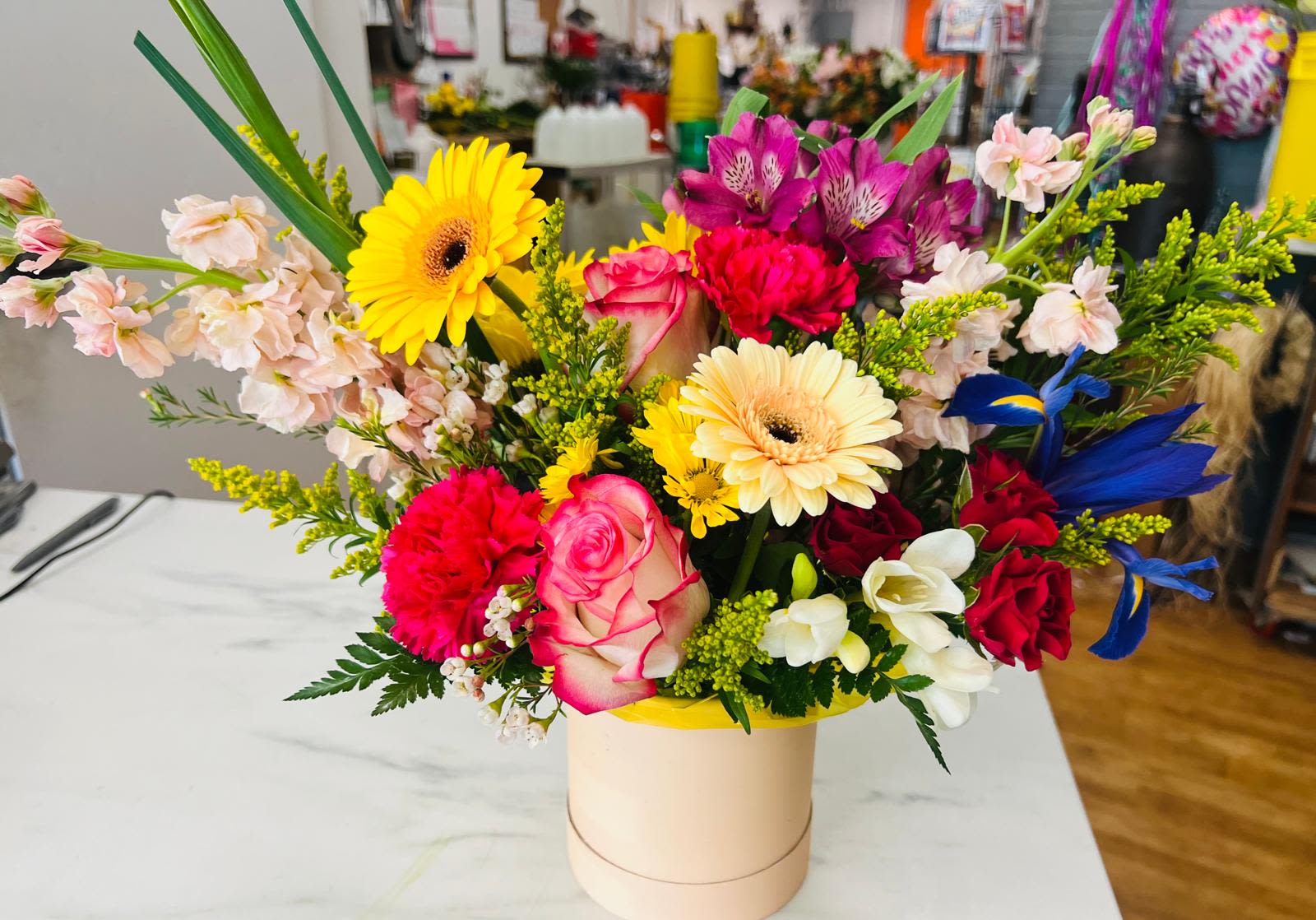 Mix Multicolors Flowers Box - Mix multicolors flowers box 