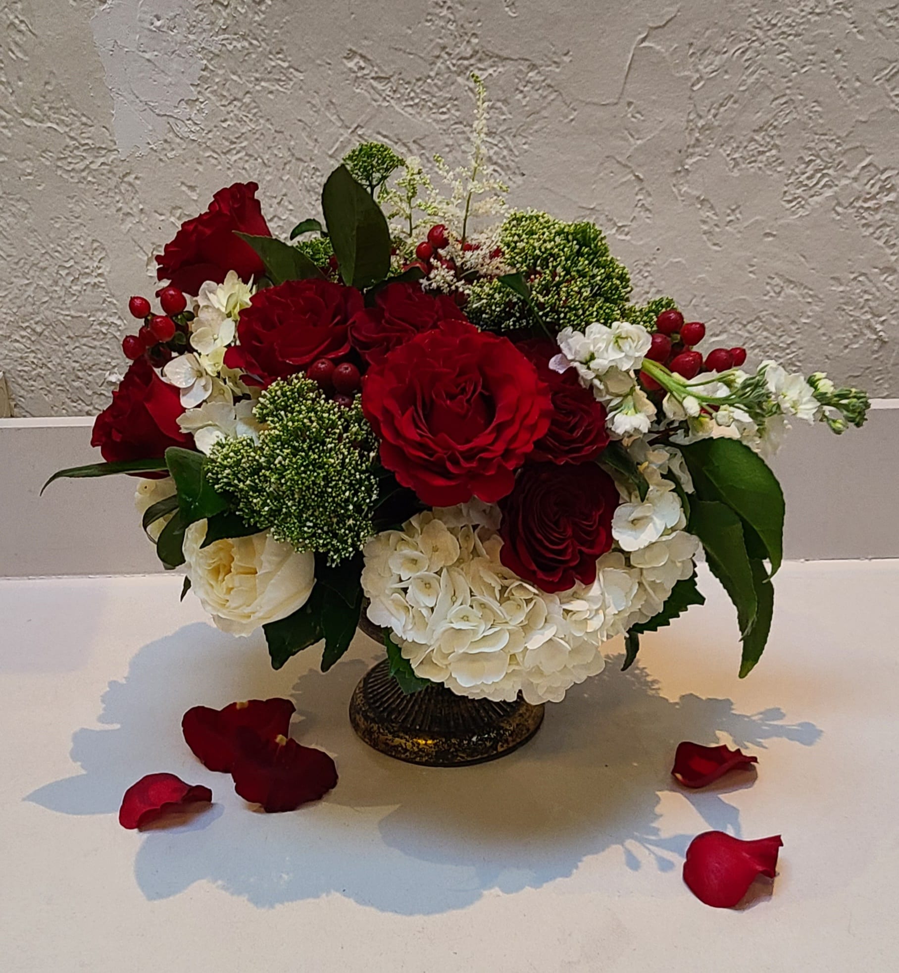 Love is in the air - Romantic vibes are brought to life in this asymmetrical design.