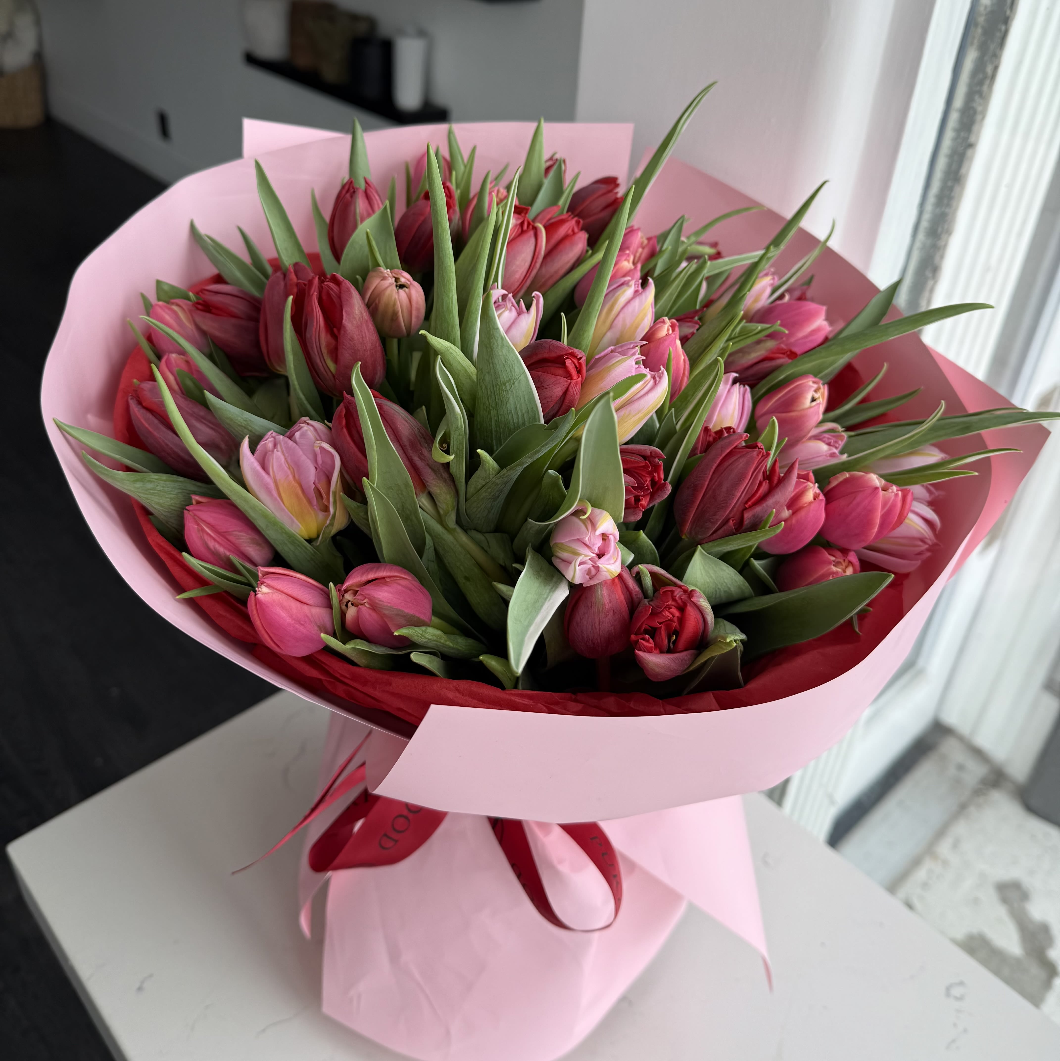 Lovely tulips - 50 tulips. Vase not included