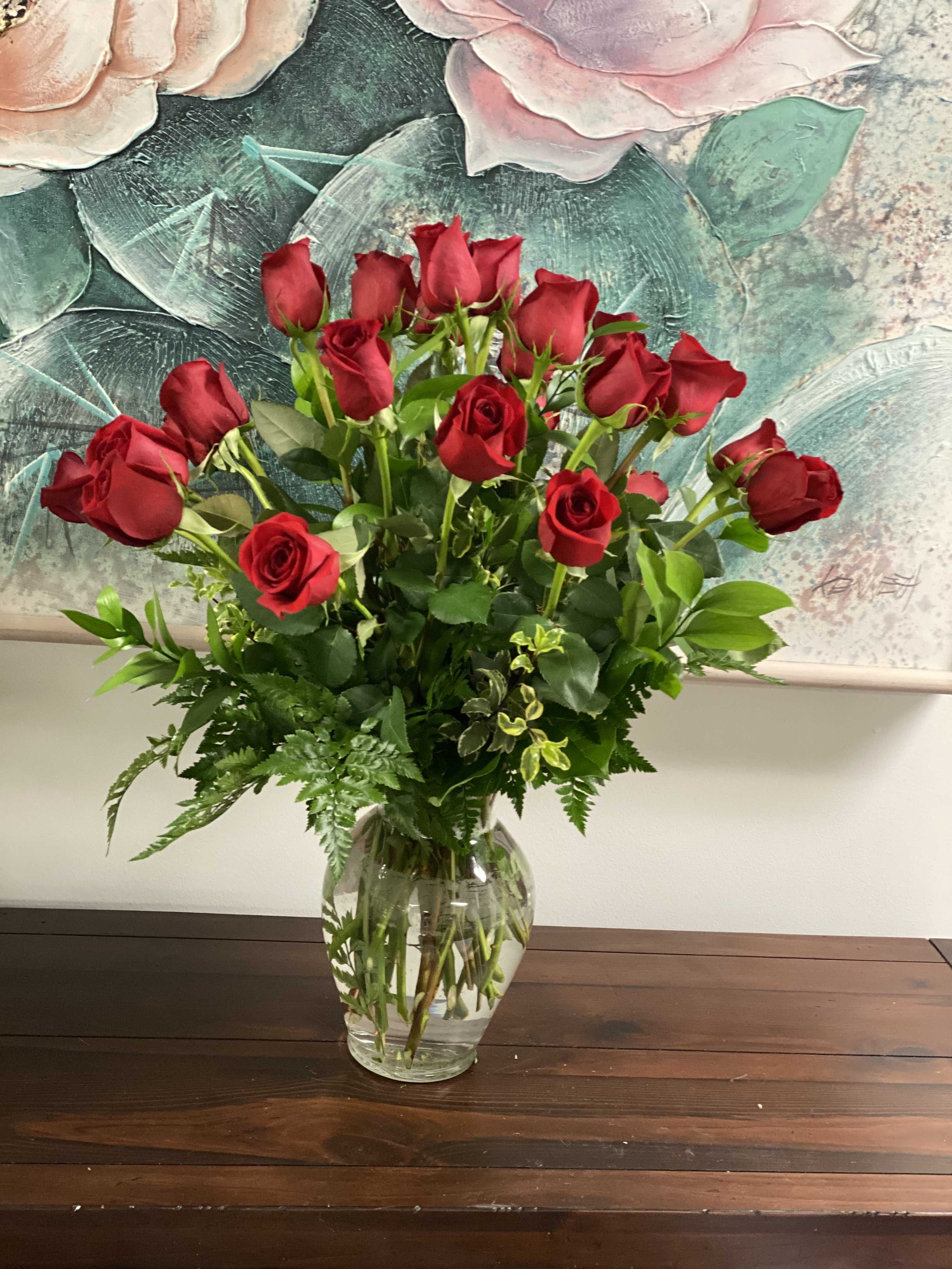 24 Red Roses arranged in a vase - 24 Red Roses arranged in a vase