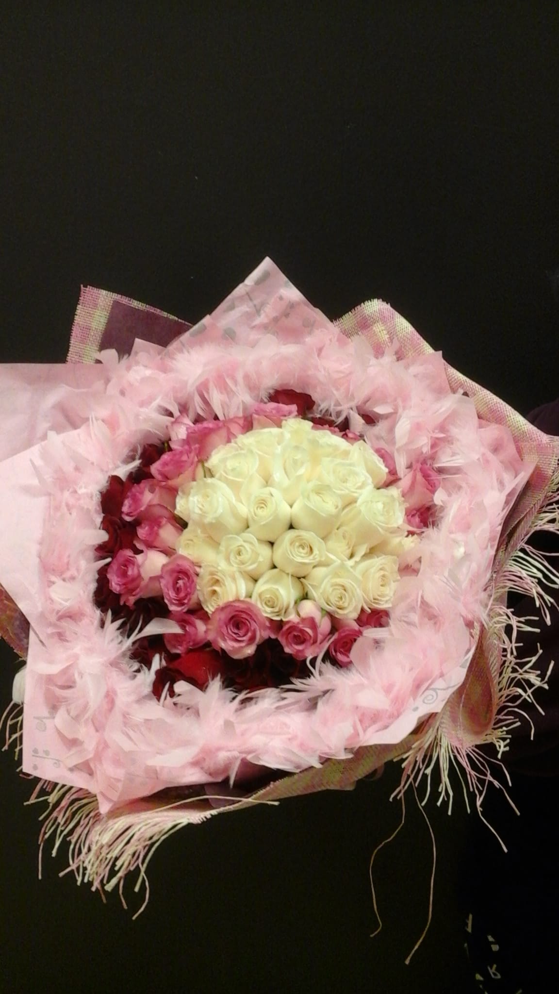 Hong Kong Style Warping (BQ17)  - Pink and white Roses wrapping in  the beautiful craft paper , netting  around with feather 