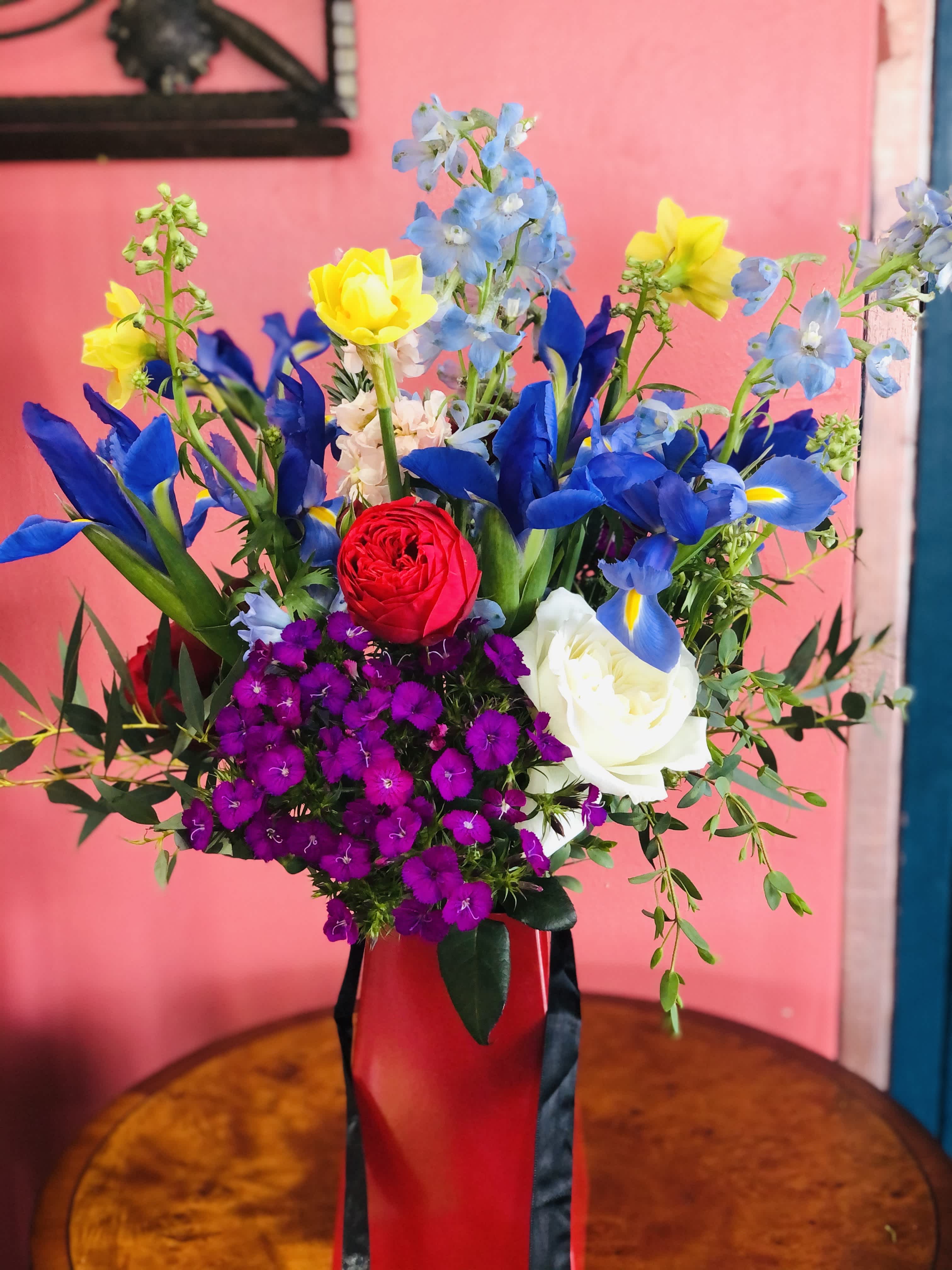 Just for U of A ***ONLY AVAILABLE FOR THE WEEK OF VALENTINE'S*** - Flowers capturing the colors of the University of Arizona or Sororities/Fraternities