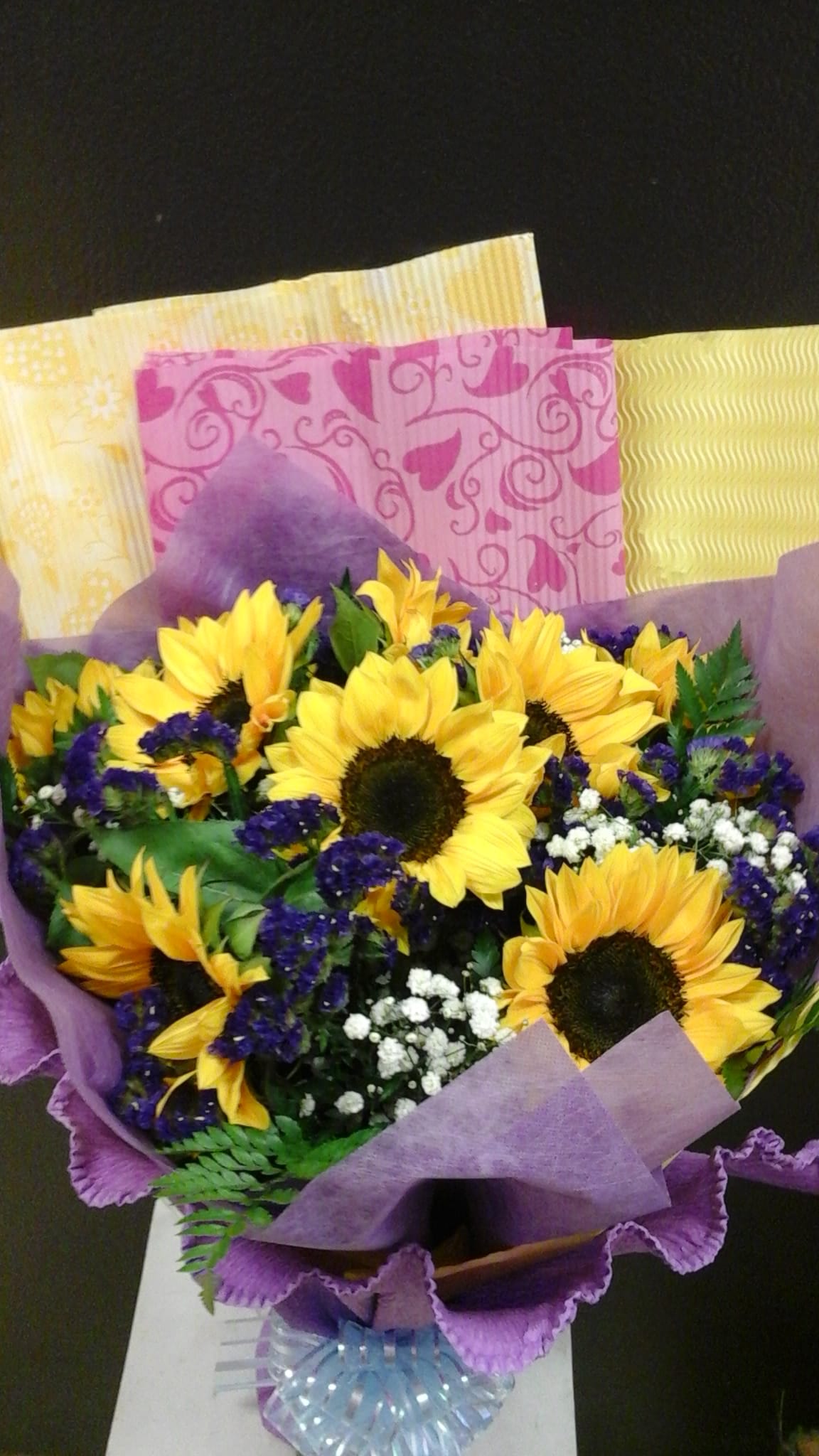 Sun Flower Wrapping Bouquet (BQ6) - Sunflower and statice flowers wrapped in beautiful craft papers