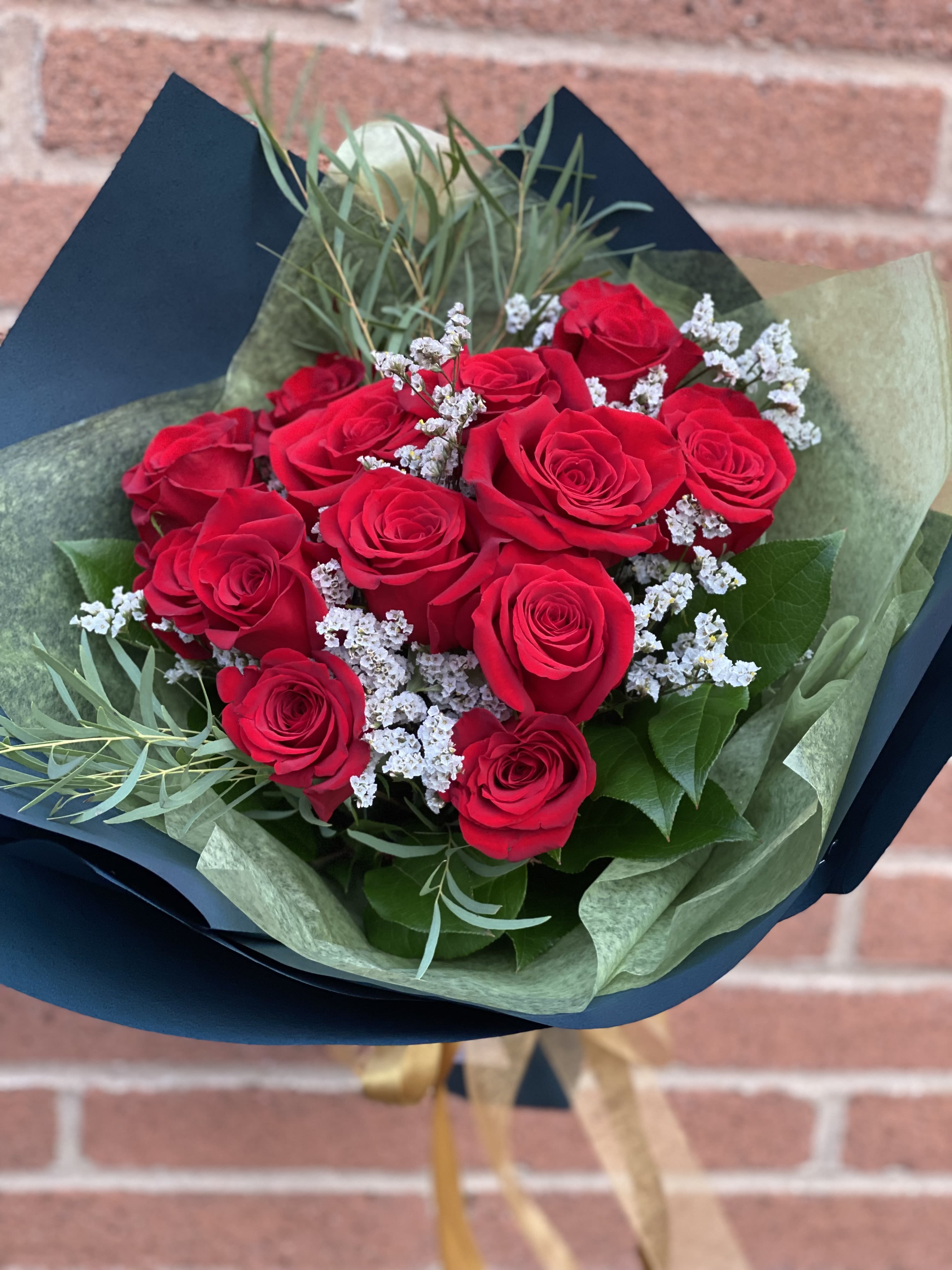 LOVE  - Dozen Red roses 