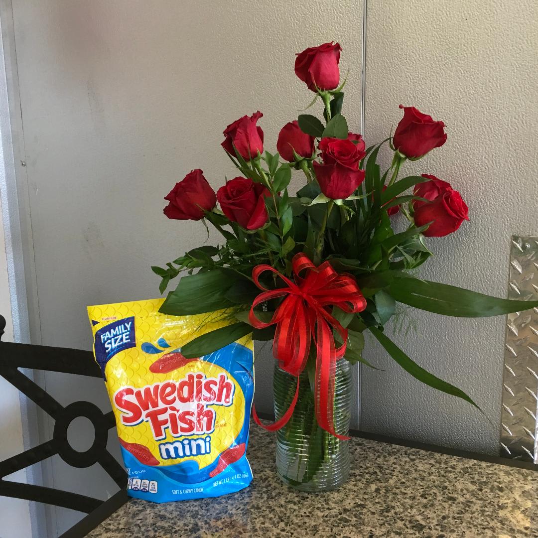Dz. Red Roses &amp; Fish - 12 red roses arranged in glass vase w/ lg. bag of Swedish Fish candy included - Approx. Height 21"
