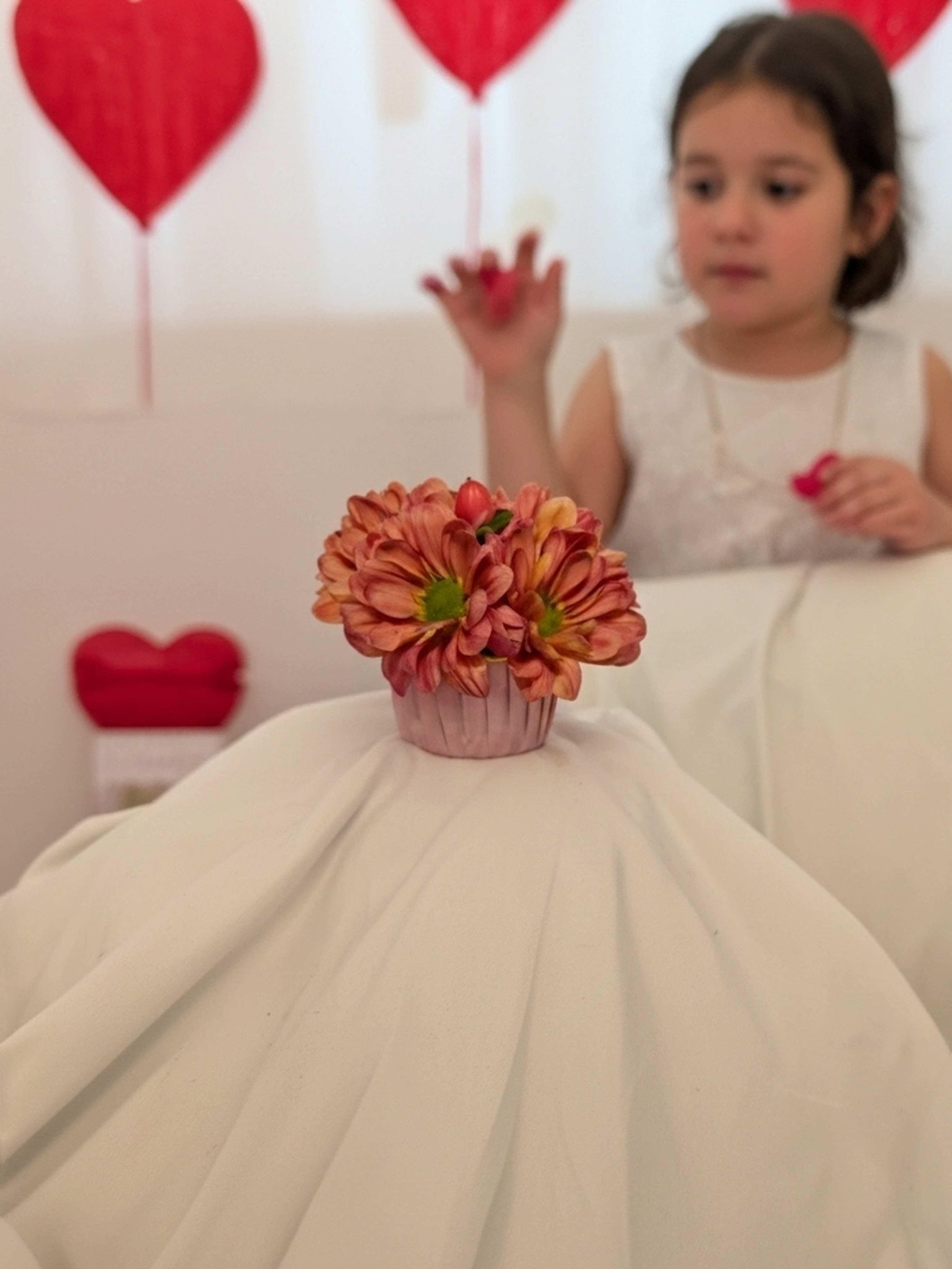 Oops -a -Daisy cup cakes - Tiny floral confections for pretend play. these blooming treats are sized for little handstand imaginary tea parties designed for display only. Its a great tag along gift for wee one's while mommy has her flowers and garden Majic. for pretend tea parties, alsoOops- can be used for life events, baby showers, door prizes, ang teacher gifts. and on and on.