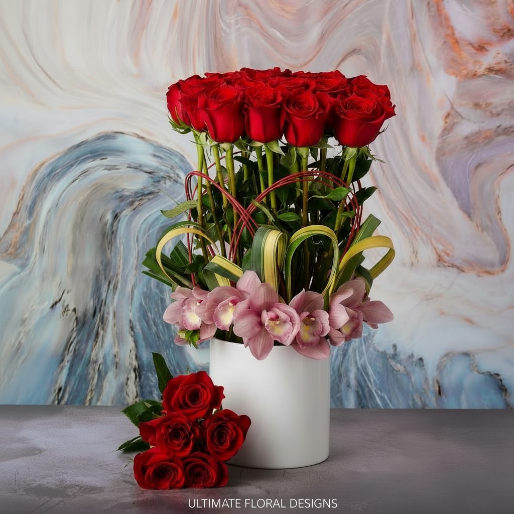 All my heart - If I had A flower for everytime I thought of you...I would walk through my garden forever"- Alfred Thomson ❤️ This stuuning arrangement consist of one dozen roses with folded halla leaves and cymbodium orchid blossom on rim of the exclusive kiss vase