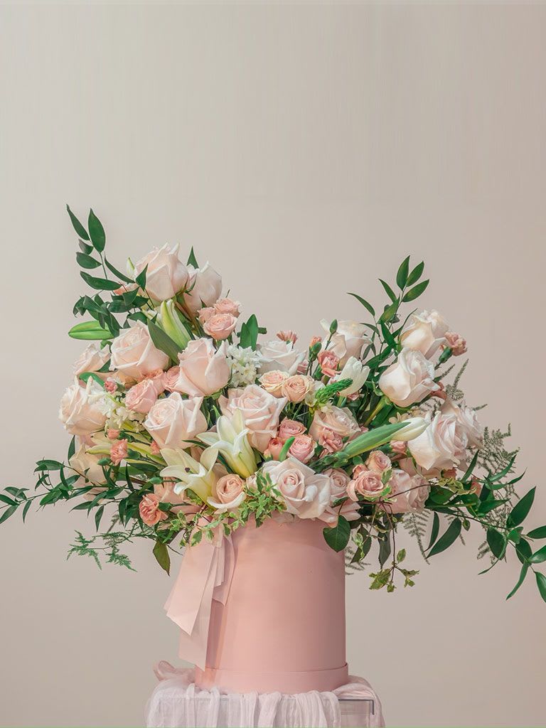 Special Pink Box with Pink &amp; White Flowers – Elegant Gift for Romantic Occasions - Celebrate love and beauty with our Special Pink Box filled with a gorgeous mix of pink and white flowers. Perfect for Valentine's Day, anniversaries, or any special occasion, this elegant arrangement makes a thoughtful gift or stunning decor. Shop now to add a romantic and sophisticated touch to your celebration!