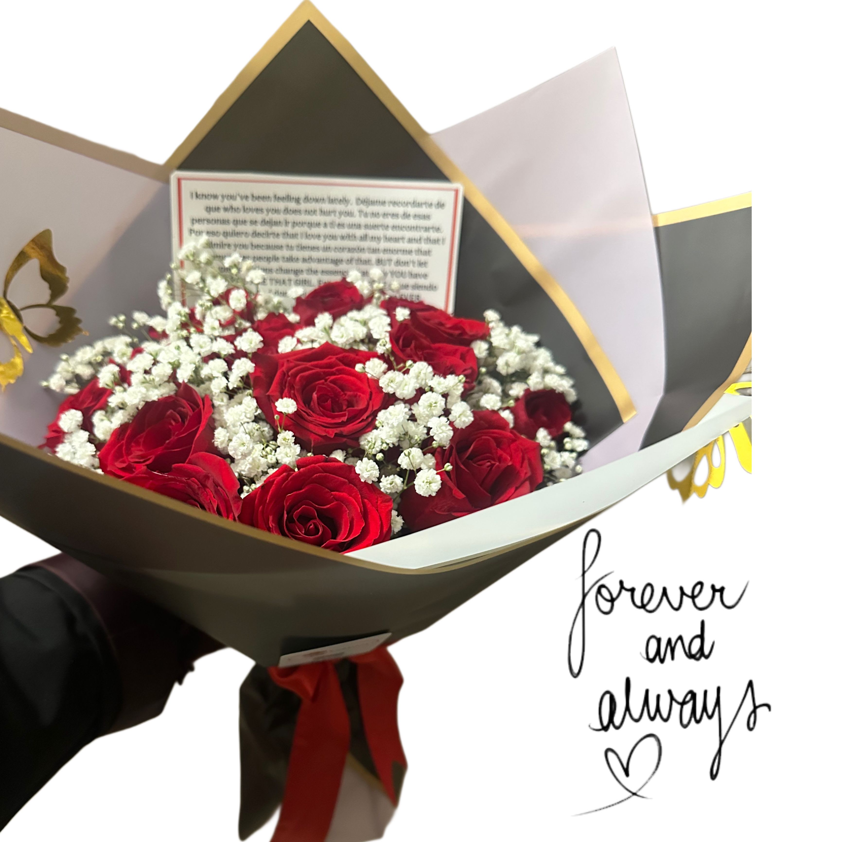 Mia - A bouquet of a combination of roses and baby's breath, perfect for brightening your loved one's day.  Bouquet de combinacion de rosas y baby's breath, perfecto para alegrar el dia de tu persona favorita. 