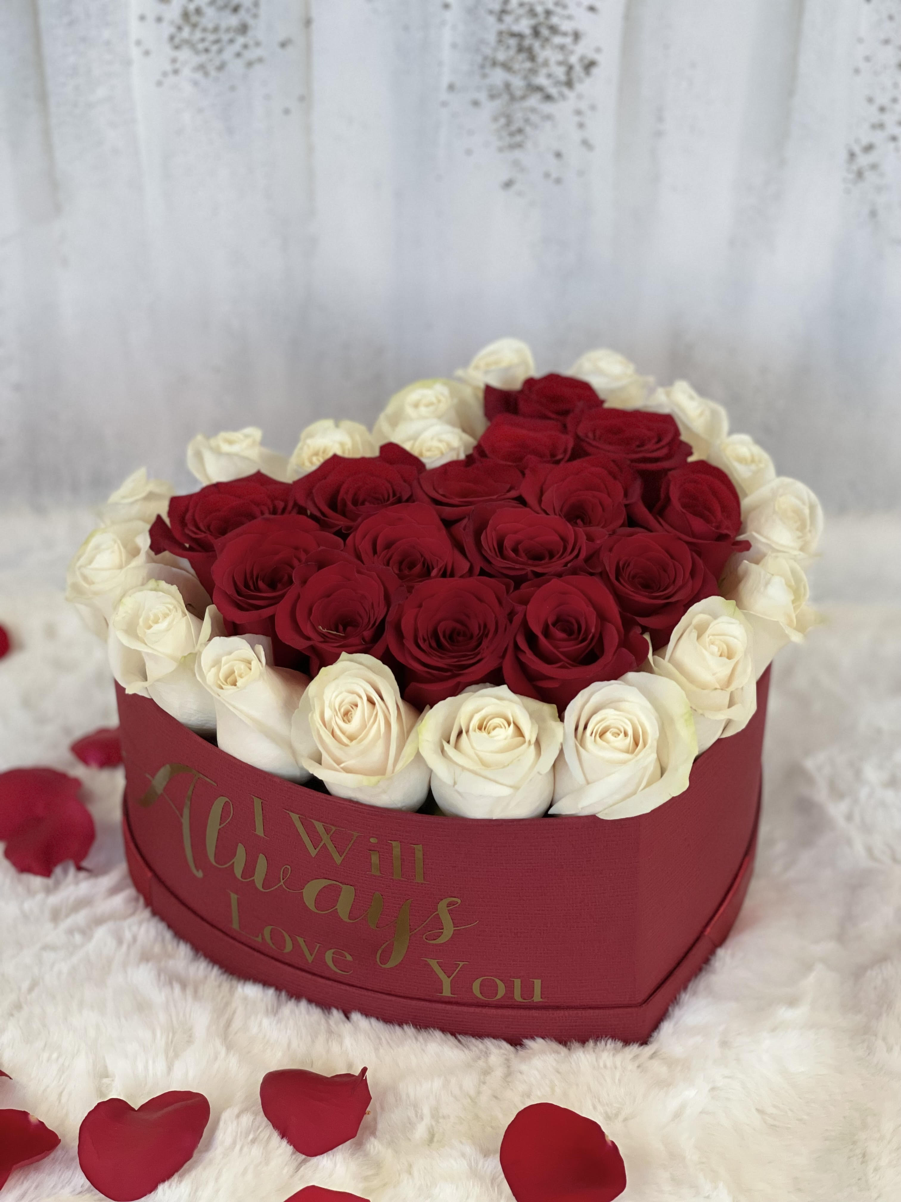 Thoughts of you Box - This flower box is will have red and white roses incorporated into a red box, with four options for box customization. PLEASE INCLUDE NUMBER OF THE LOVE QUOTE IN SPECIAL INSTRUCTION! Standard holds 30 roses and Deluxe holds 40 roses. 1. "you will forever be my always" 2. "Je t'aime" ( I love you in French) 3. "Te quiero hoy, manana y siempre" 4. "I will always love you"  Esta caja de flores tendrá rosas rojas y blancas incorporadas en una caja roja, con cuatro opciones para la personalización de la caja. ¡POR FAVOR INCLUYA EL NÚMERO DE LA CITA DE AMOR EN LAS INSTRUCCIONES ESPECIALES! 1. "you will forever be my always" 2. "Je t'aime" ( I love you in French) 3. "Te quiero hoy, manana y siempre" 4. " I will always love you"