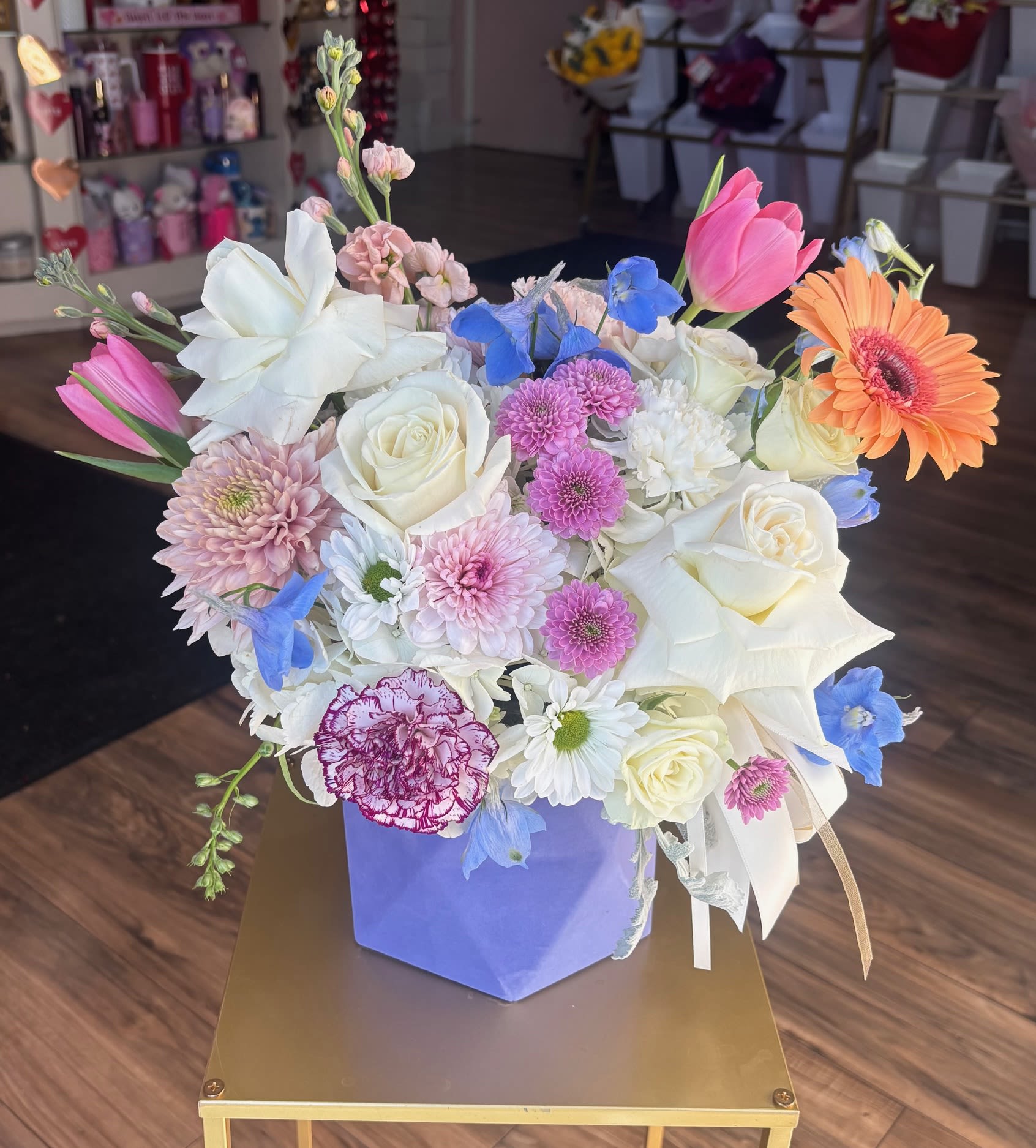 Pretty Blooms Flower Box - Such a beautiful mixture in our unique flowers boxes