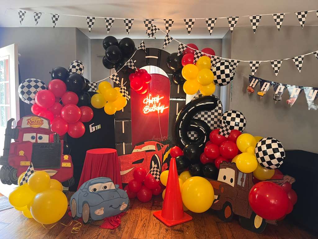 DECORATION WITH BALLOON - We create the theme you're looking for, including a banner with the birthday boy/girl's name, cylinders, character cutouts, balloons, backdrops, and everything else you need to make it look beautiful.
