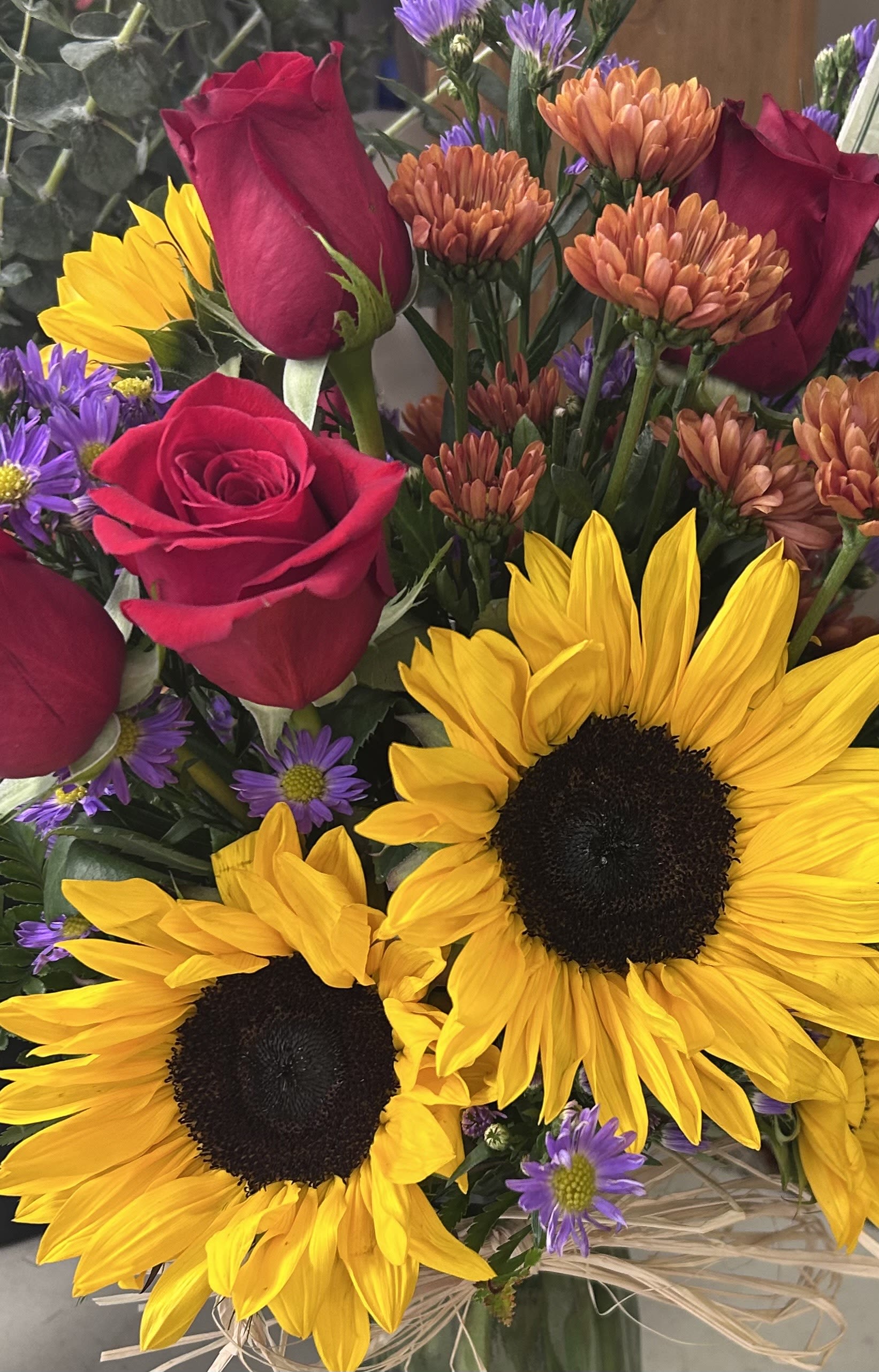 Designer's Choice - A special arrangement created by our designers, which highlights our most beautiful blooms.  Perfect for any occassion