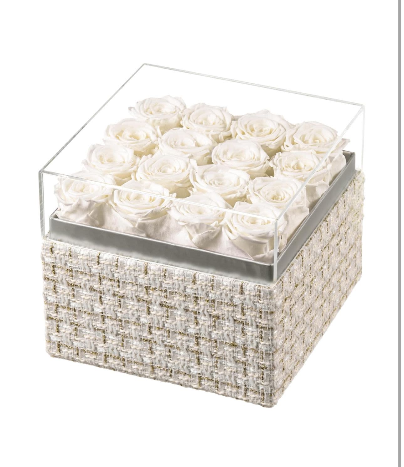 Preserved white roses luxury box  - Preserved Roses in Heart Shape Box  100% Nature Roses Real roses that last more than a year without maintenance. With a cutting-edge preservation method that can maintain their beauty and color for at least a year.