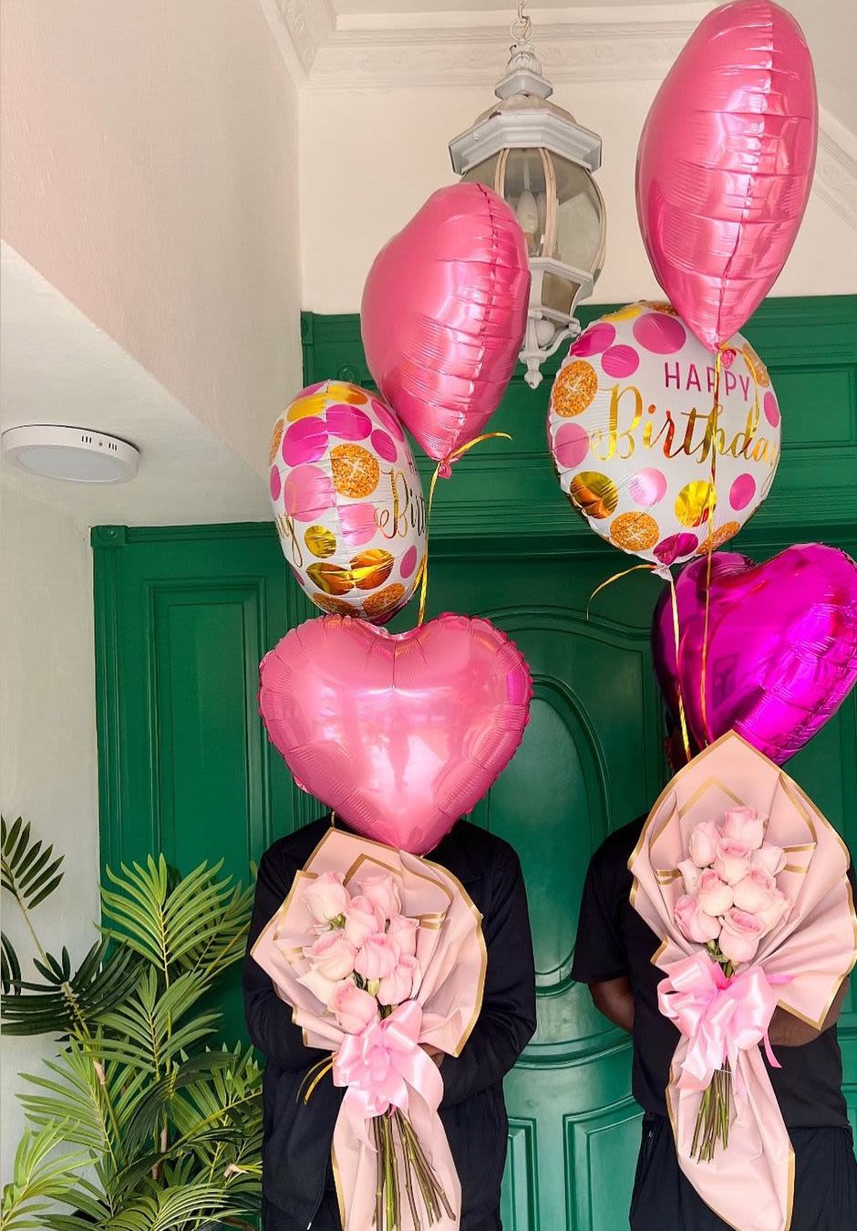 lovely pink - lovely pink 12 roses  set of 3 helium balloons 