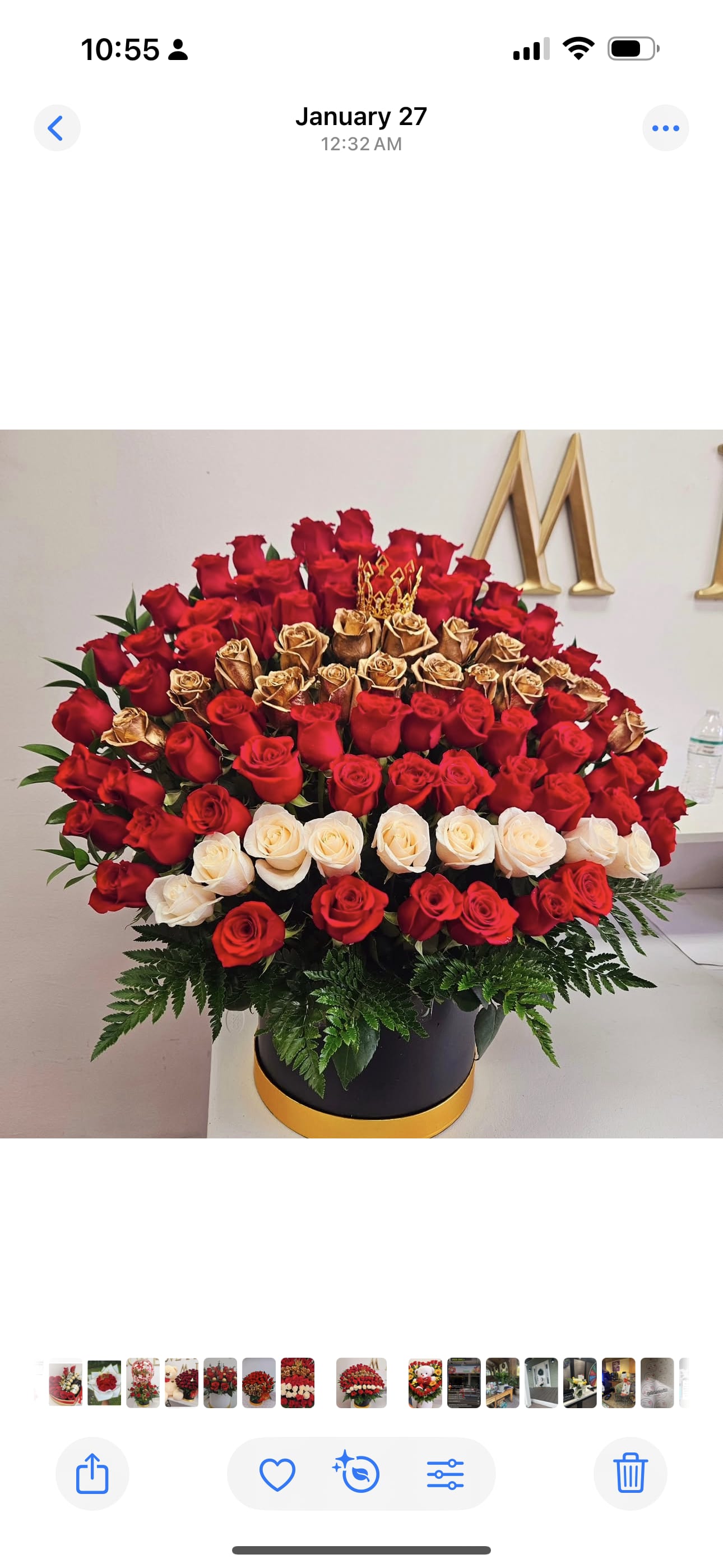 Beutiful in goal - Black and goal boxes for Felix present