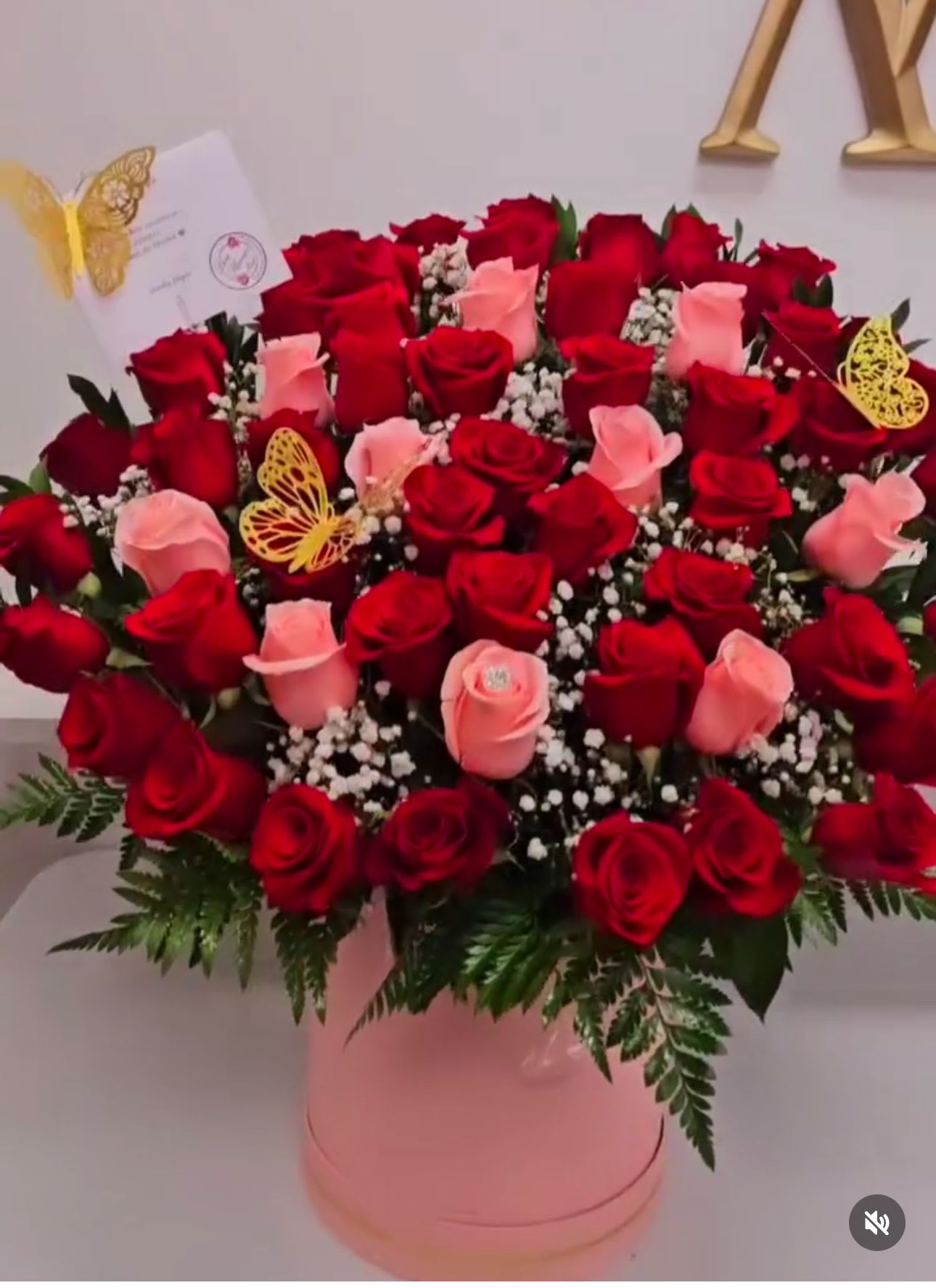 Spice love - Deluxed roses in box red and pink roses 50 stems