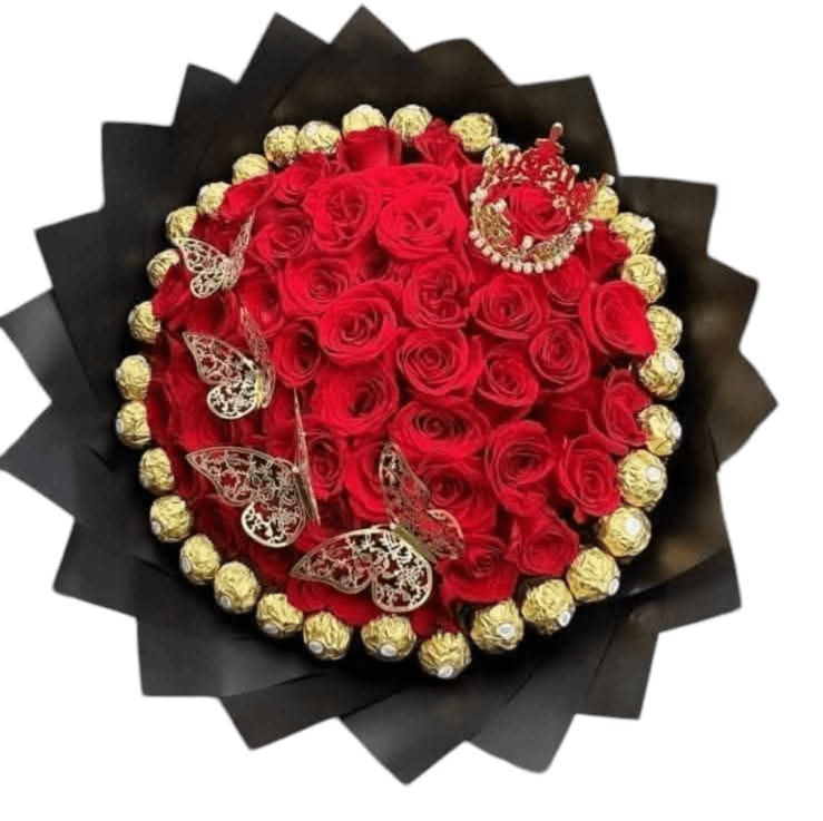 Red foses whit chocolate.  - Bouquet buchon red roses whit butterflies crown y chocolets