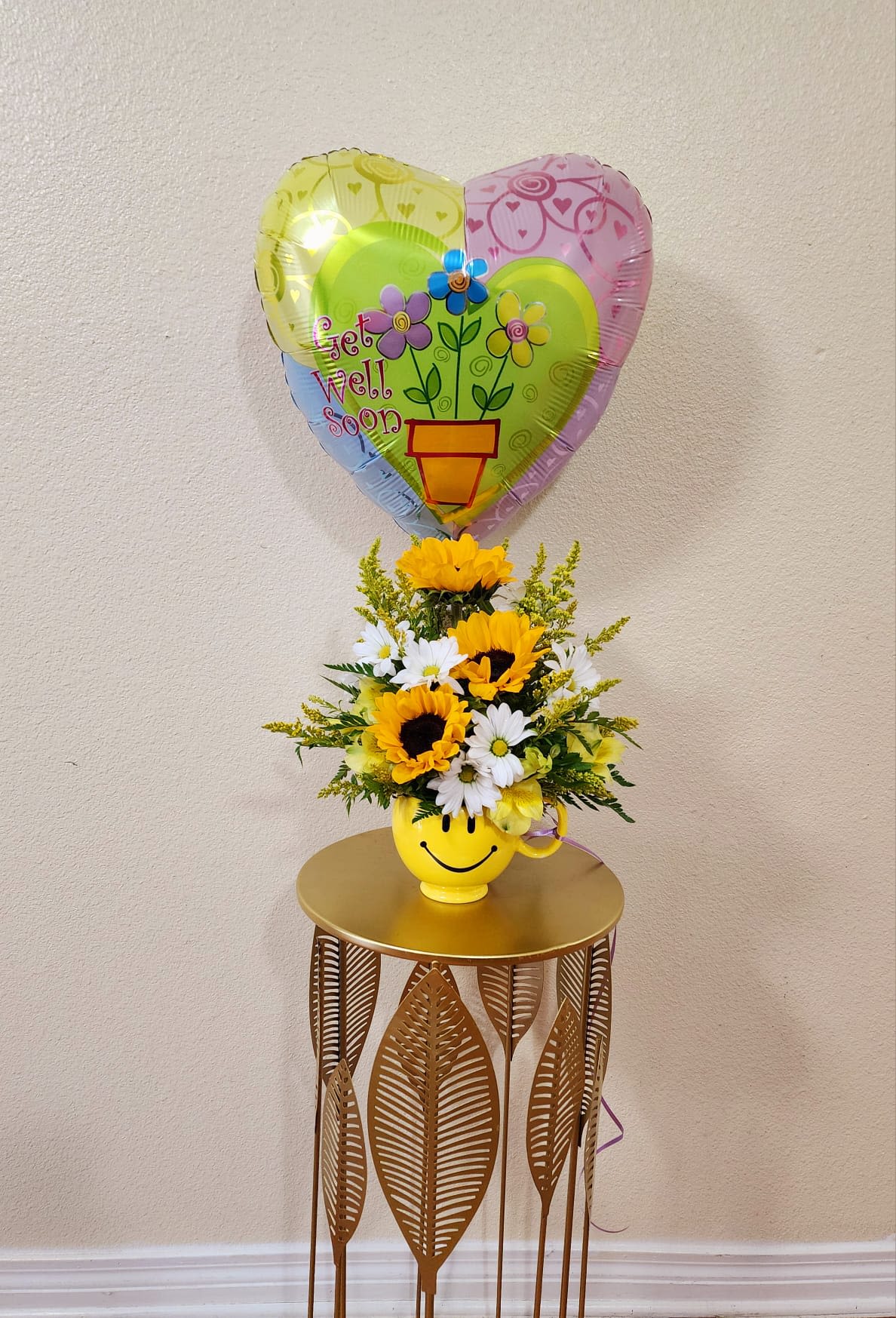 Smiley - The balloon to be used will be appropriate for the indicated occasion.