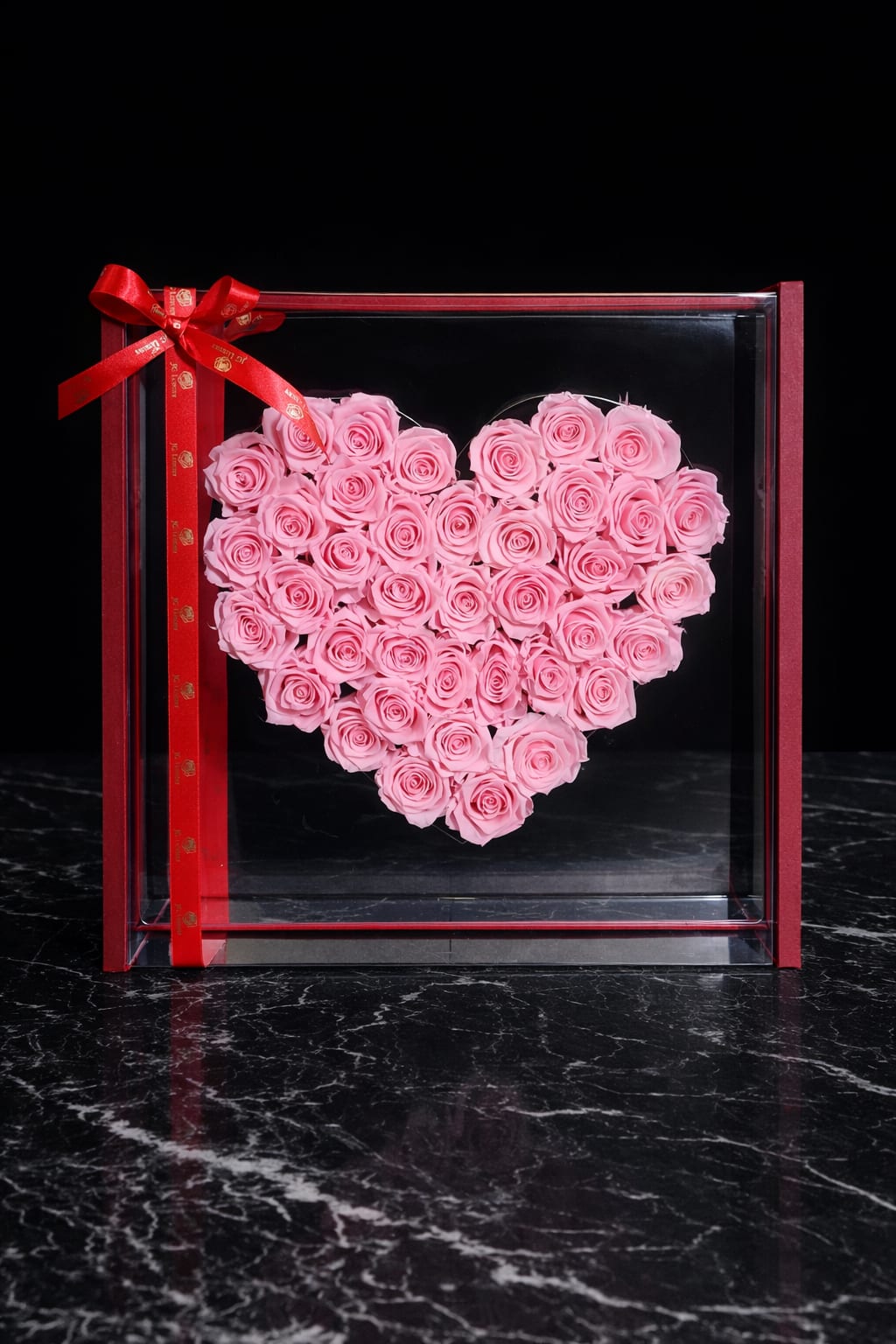 Keep It - Luxury Collection  - Globally renowned for their beauty, longevity, and timeless elegance. Hand-picked at peak bloom, each rose is preserved with advanced techniques to maintain its vibrancy and freshness from one to three years. Known for exceptional quality and luxurious presentation, they make a stunning gift or decorative piece.