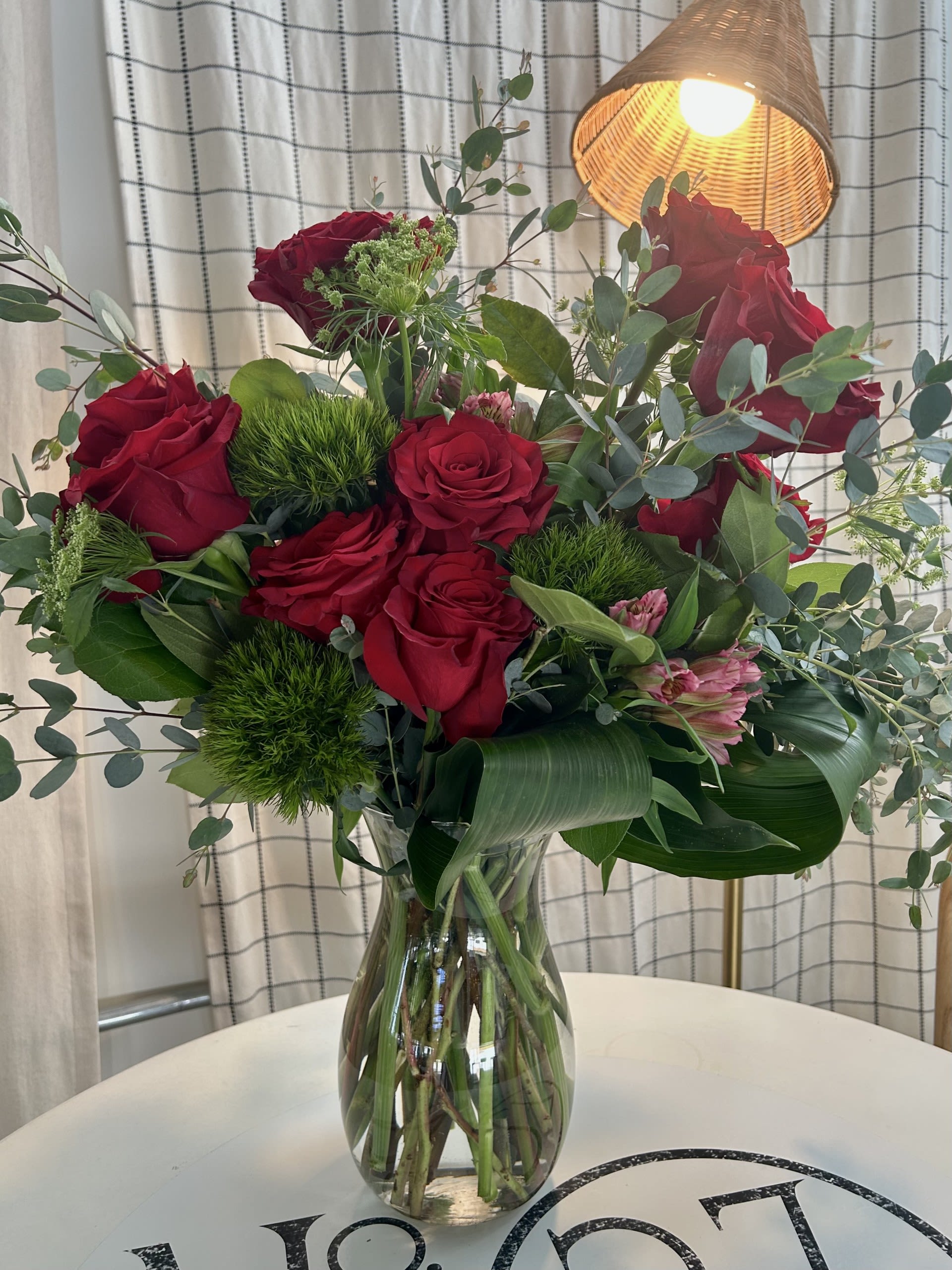 Valentines day 2026 taller feel - This design offers a thoughtful and visually exciting alternative to a standard dozen, perfect for someone who appreciates both tradition and modern flower artistry.