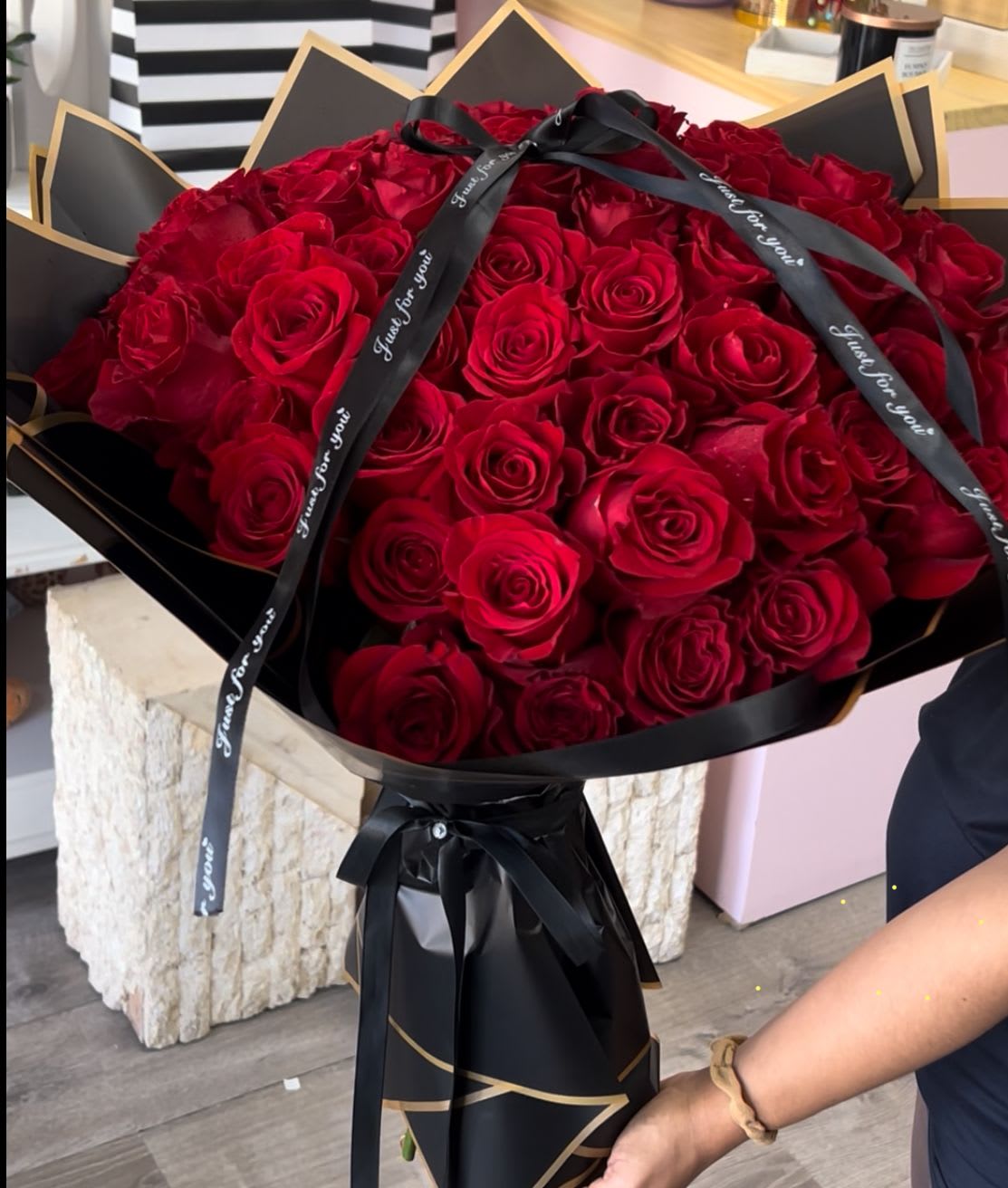 Just for you red roses - Special red roses for that special person, available in bunches of 25, 50, or 100 stems (Standard 25 roses,deluxe 50 roses,premium 100roses)