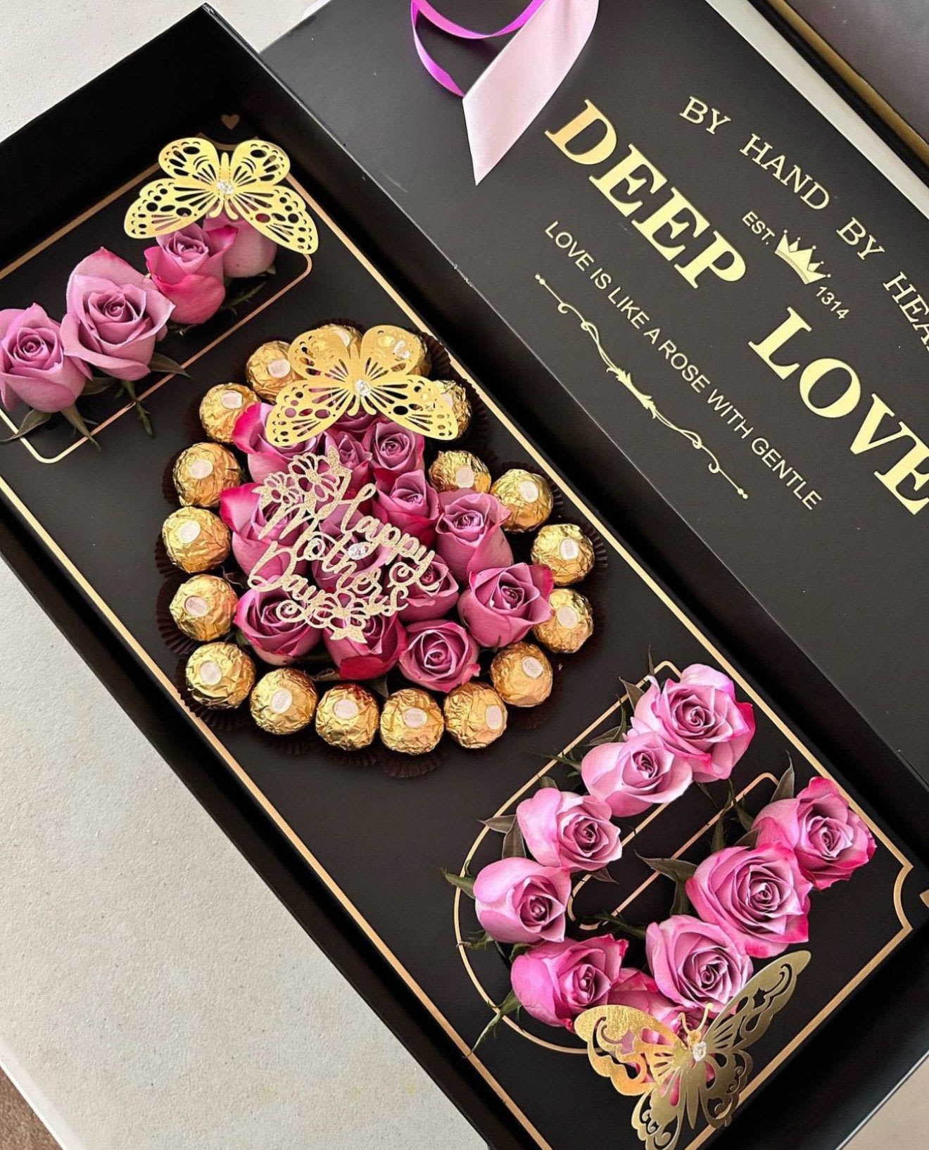 I love you box P - Pink roses with Ferrero Rocher in a large box
