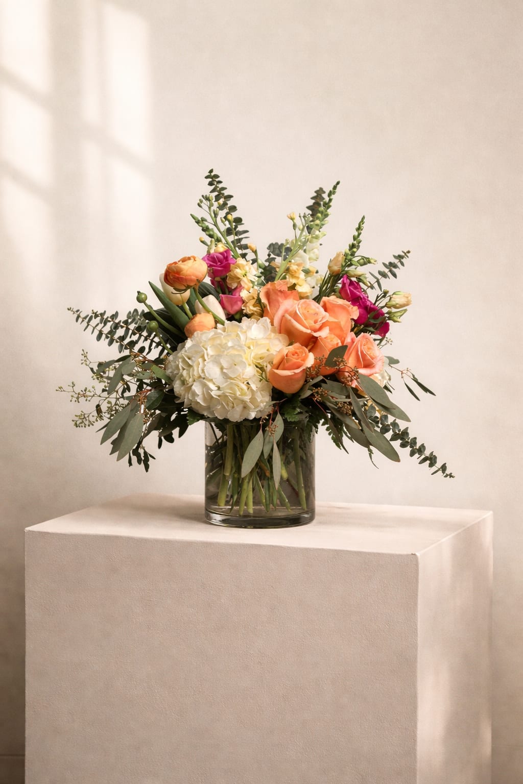 Soft peach - Gorgeous colorful arrangement in a glass vase