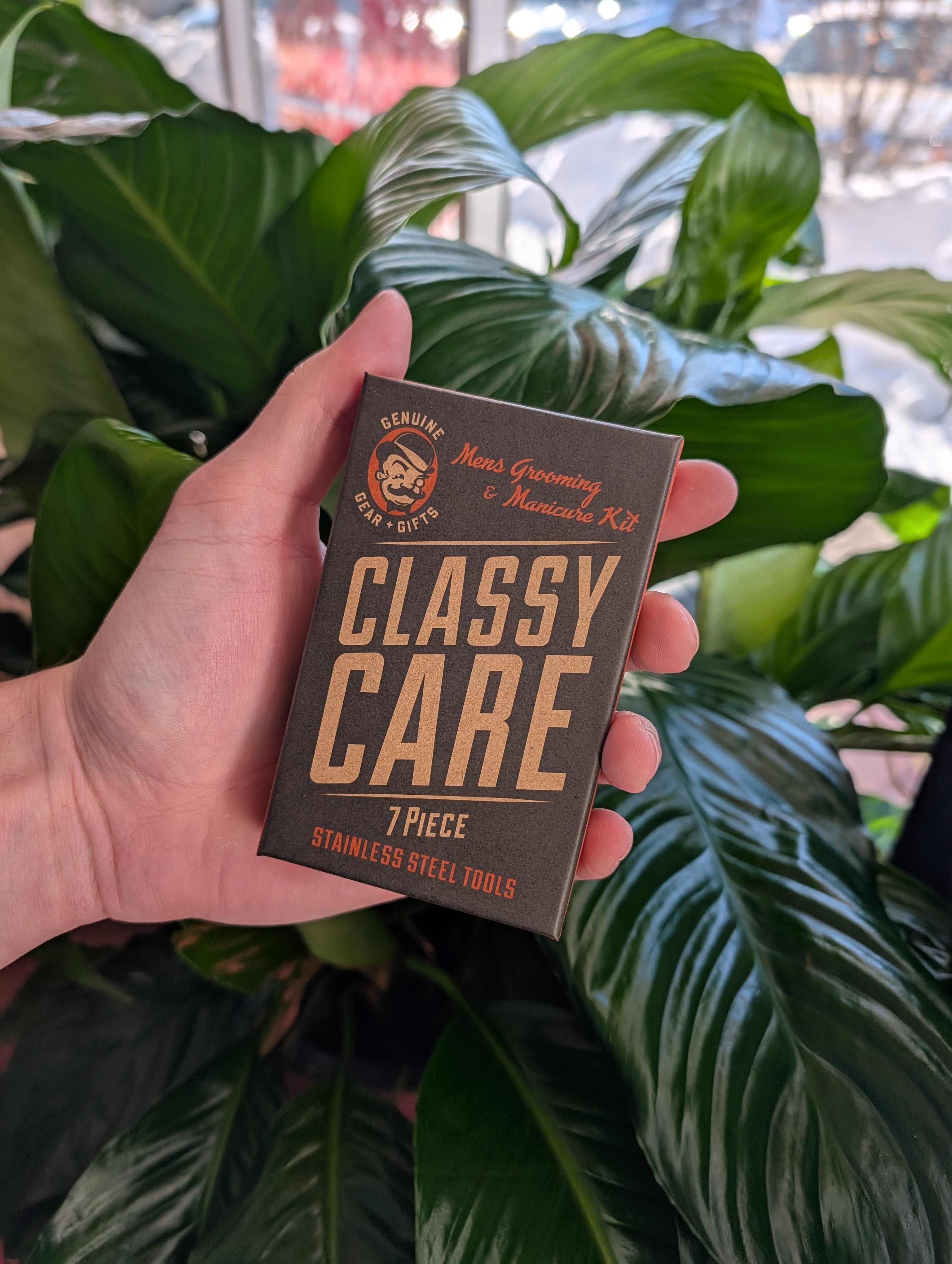 Men's Grooming Kit - •	Brown leather zippered pouch •	Includes nail clippers, angled clippers, cuticle pusher, beard scissors, file, tweezers, ear wax pick