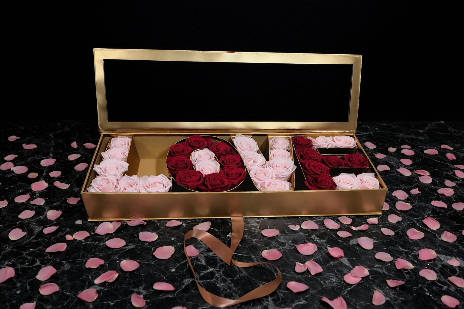 Golden Love - Luxury Collection  - Globally renowned for their beauty, longevity, and timeless elegance. Hand-picked at peak bloom, each rose is preserved with advanced techniques to maintain its vibrancy and freshness from one to three years. Known for exceptional quality and luxurious presentation, they make a stunning gift or decorative piece.