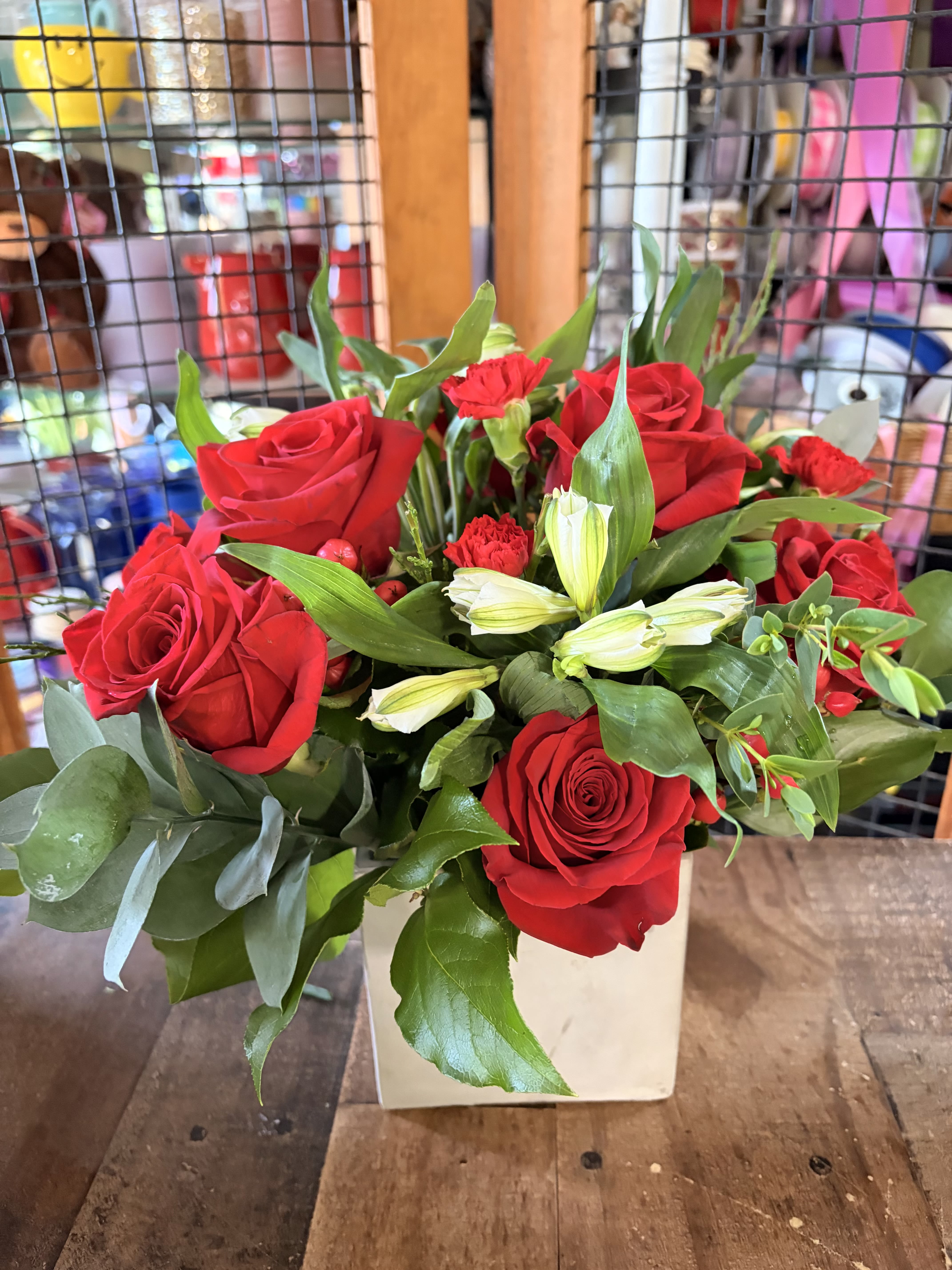 SWEETY - ROSES, STROMERIAS, MINY CARNATIOS