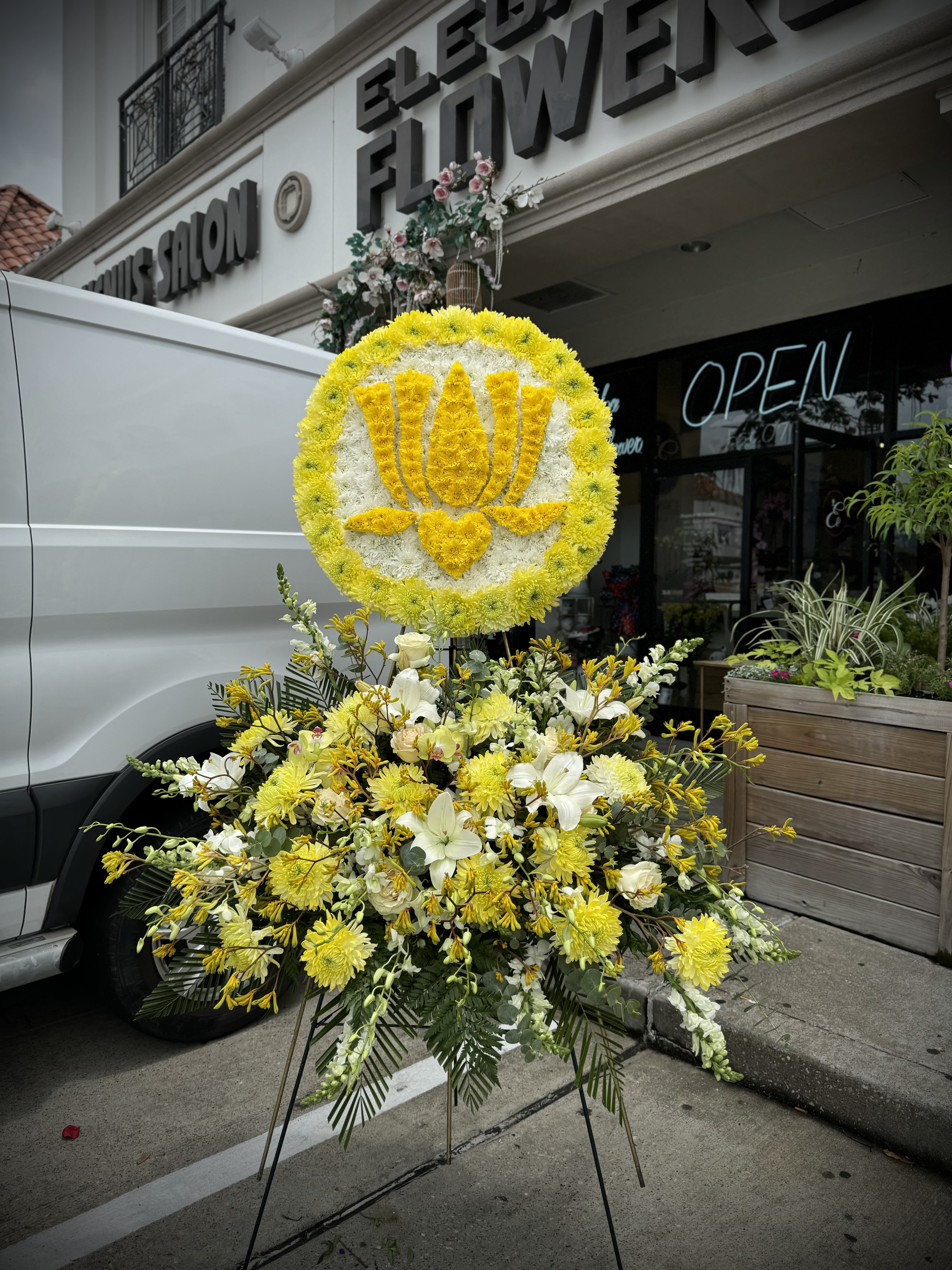 Lotus Serenity #3 - Please place your order 2–3 days in advance to ensure availability.  For questions, call us at 281-564-2600.