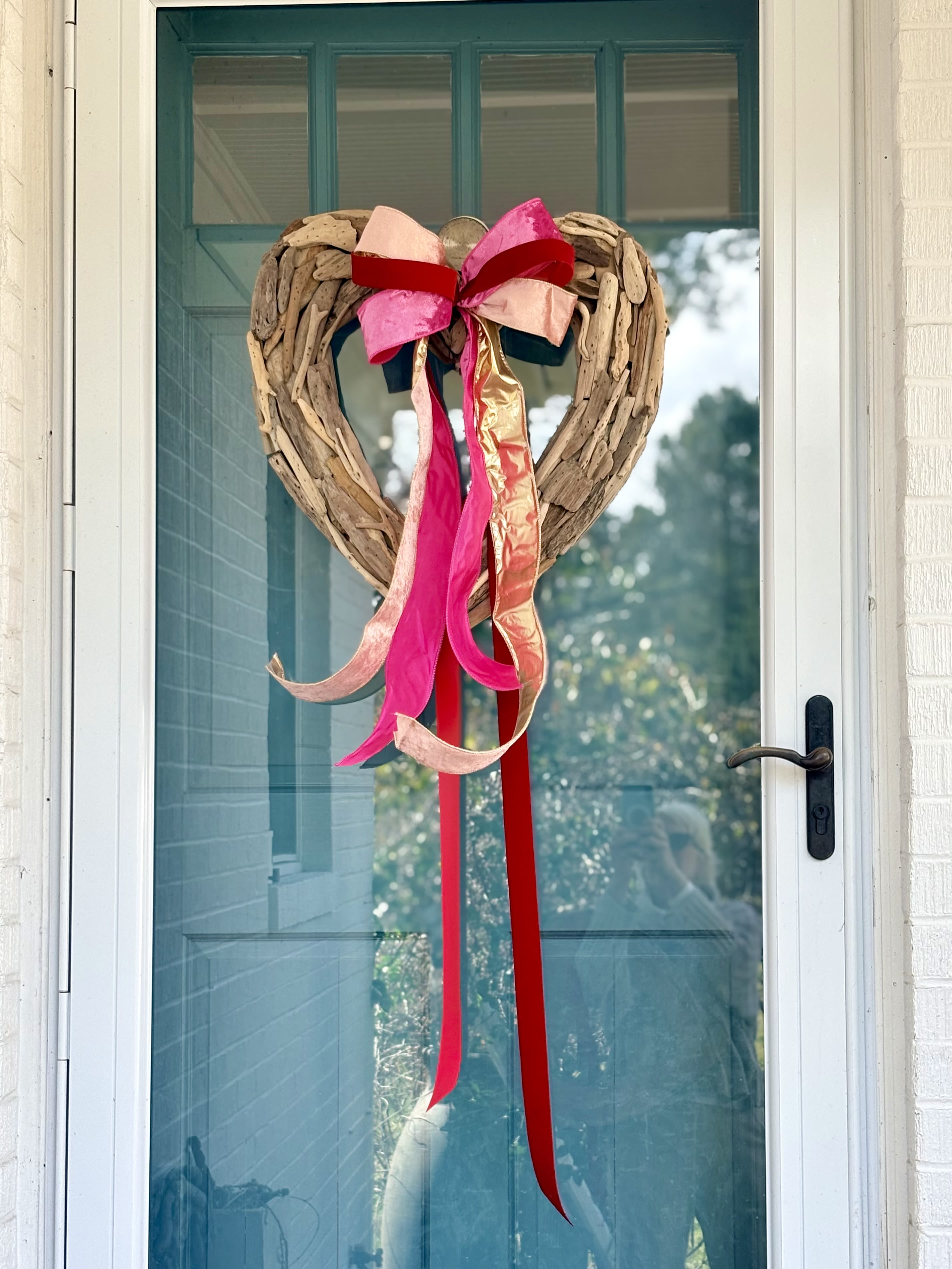 Driftwood Heart Wreath with Single Bow - 18x21" with hanger on back 