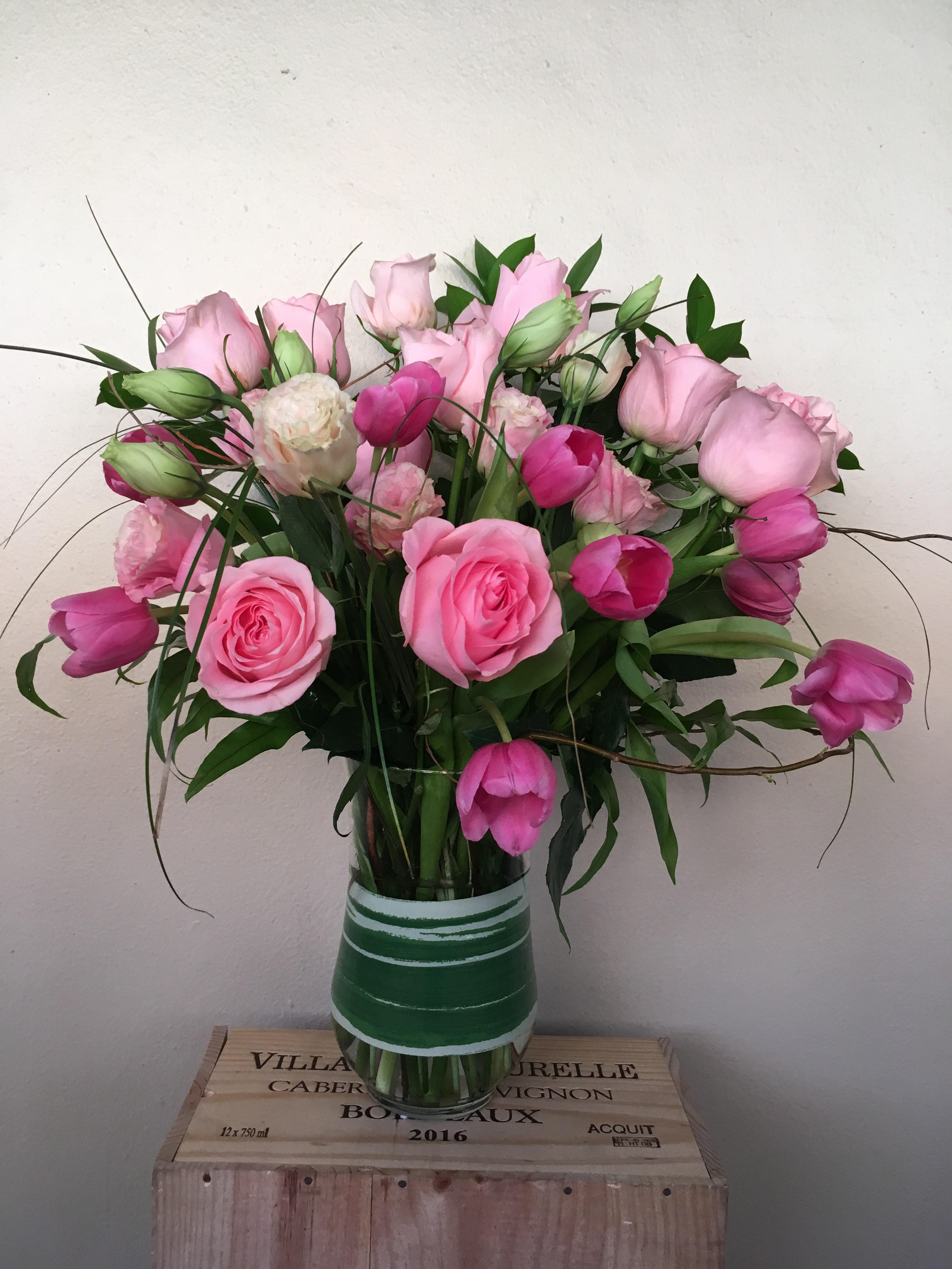 Sakura Servent - Light Pink Roses in tall glass vase 