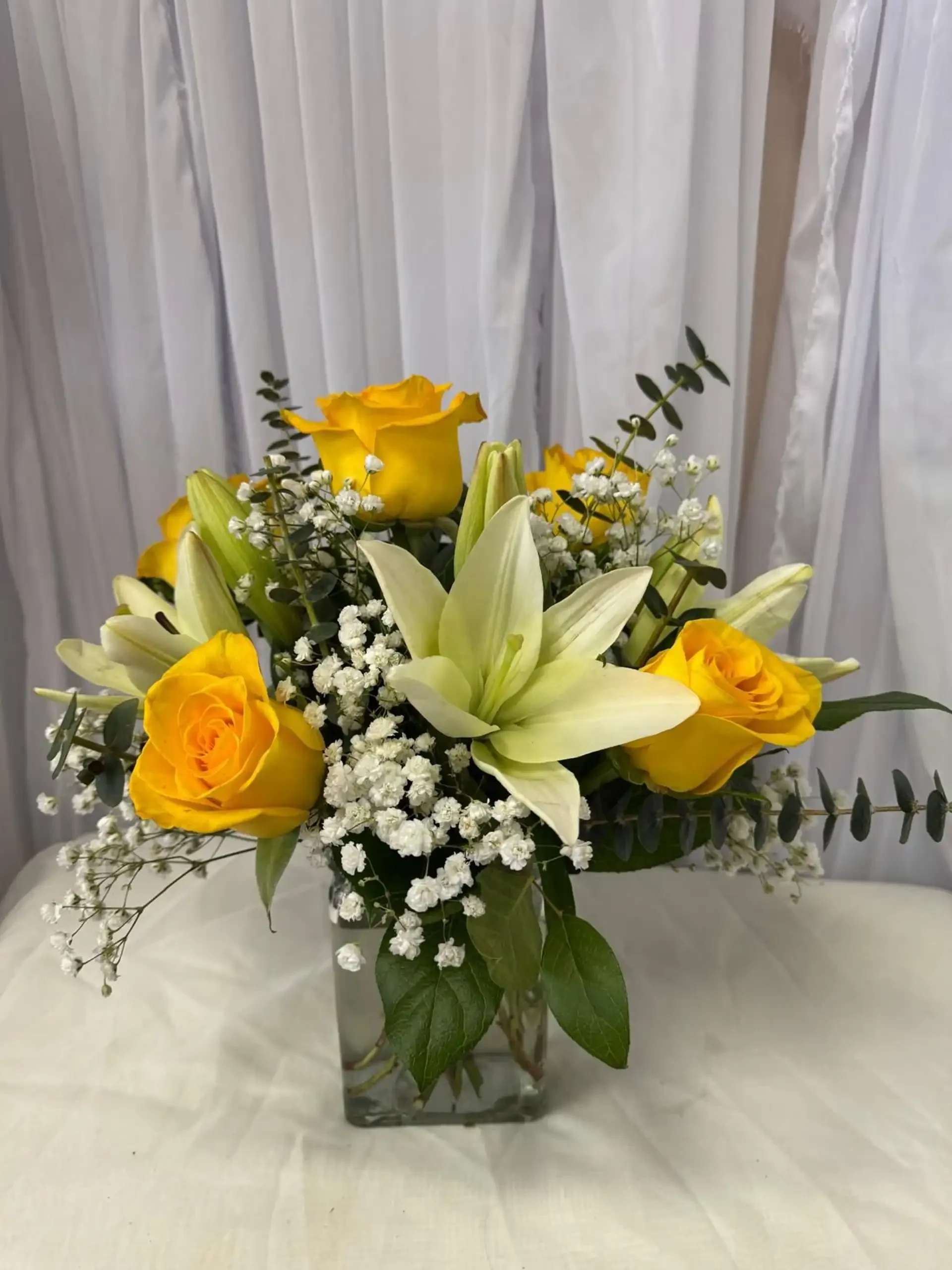 EVE 21 - Pink roses with casa banca and stargazer lilies. 