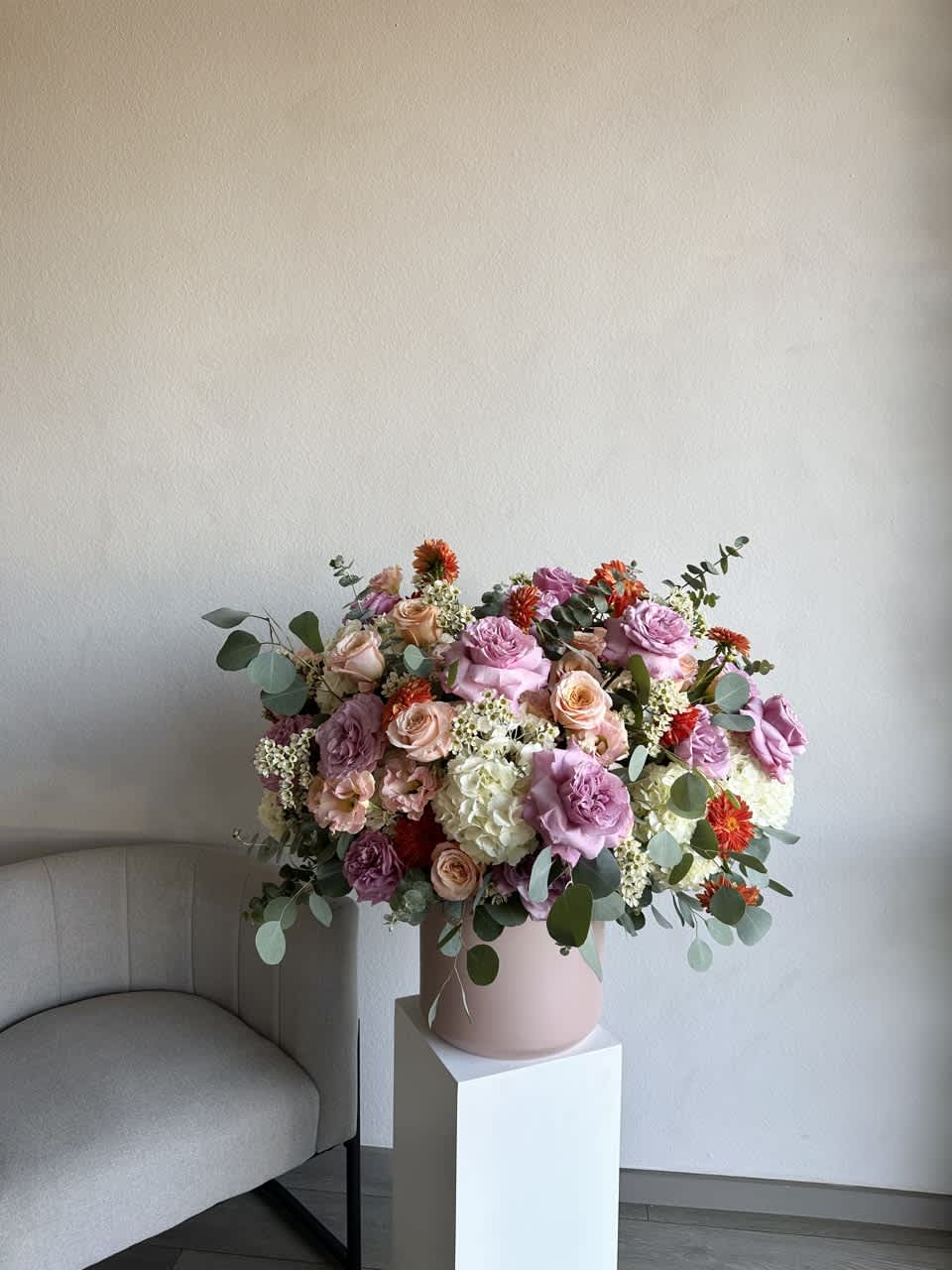 Gigantic Bloom Arrangement - Immerse yourself in the splendor of nature with our Gigantic Bloom Bouquet. This stunning arrangement boasts oversized, vibrant blooms, creating a visual spectacle that captivates. Perfect for making a bold statement on special occasions, this bouquet is a celebration of nature's grandeur. Each colossal petal is a testament to the extraordinary beauty found in this larger-than-life floral masterpiece.