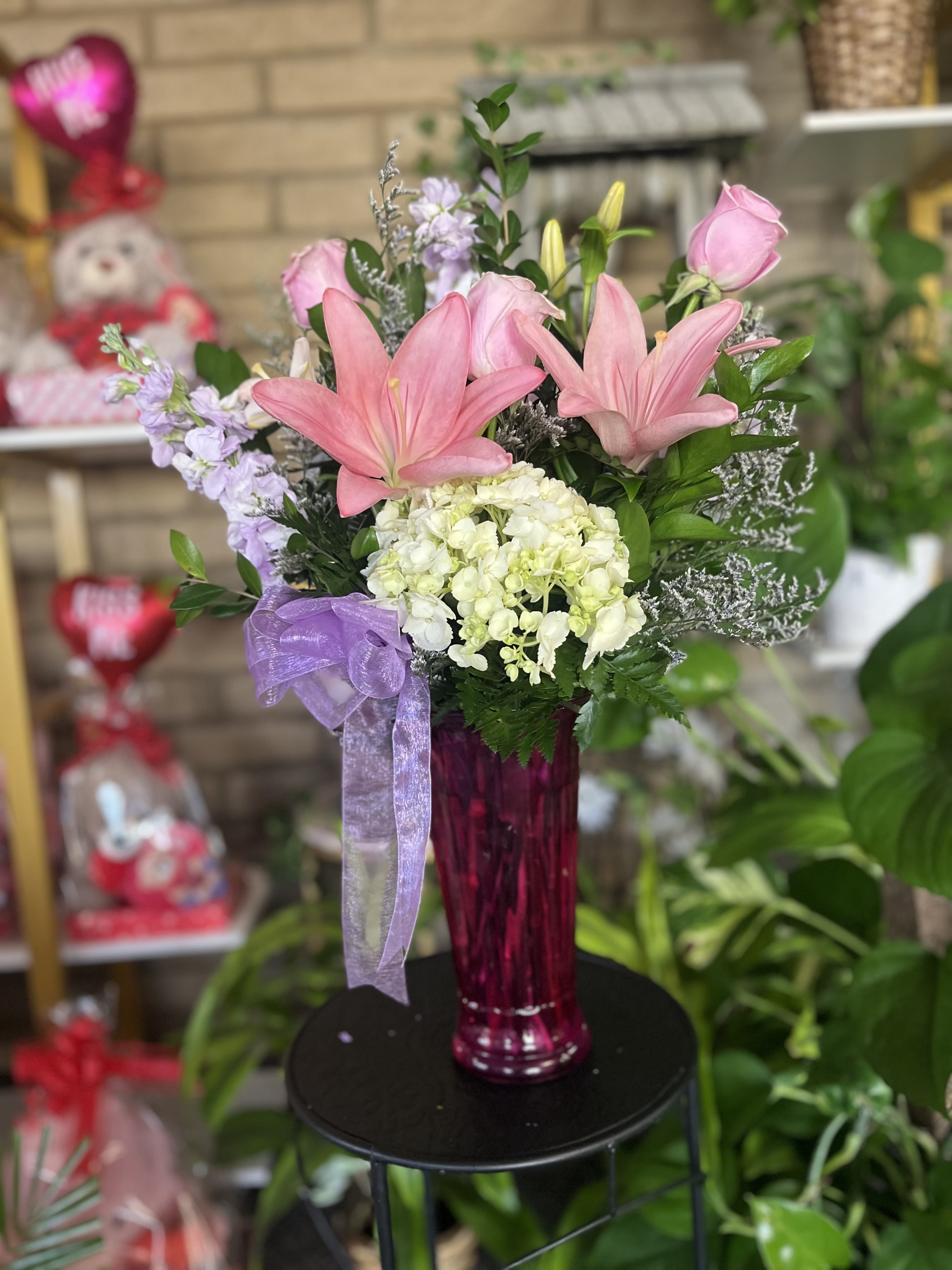 Lily Love  - Fresh flowers in vase 