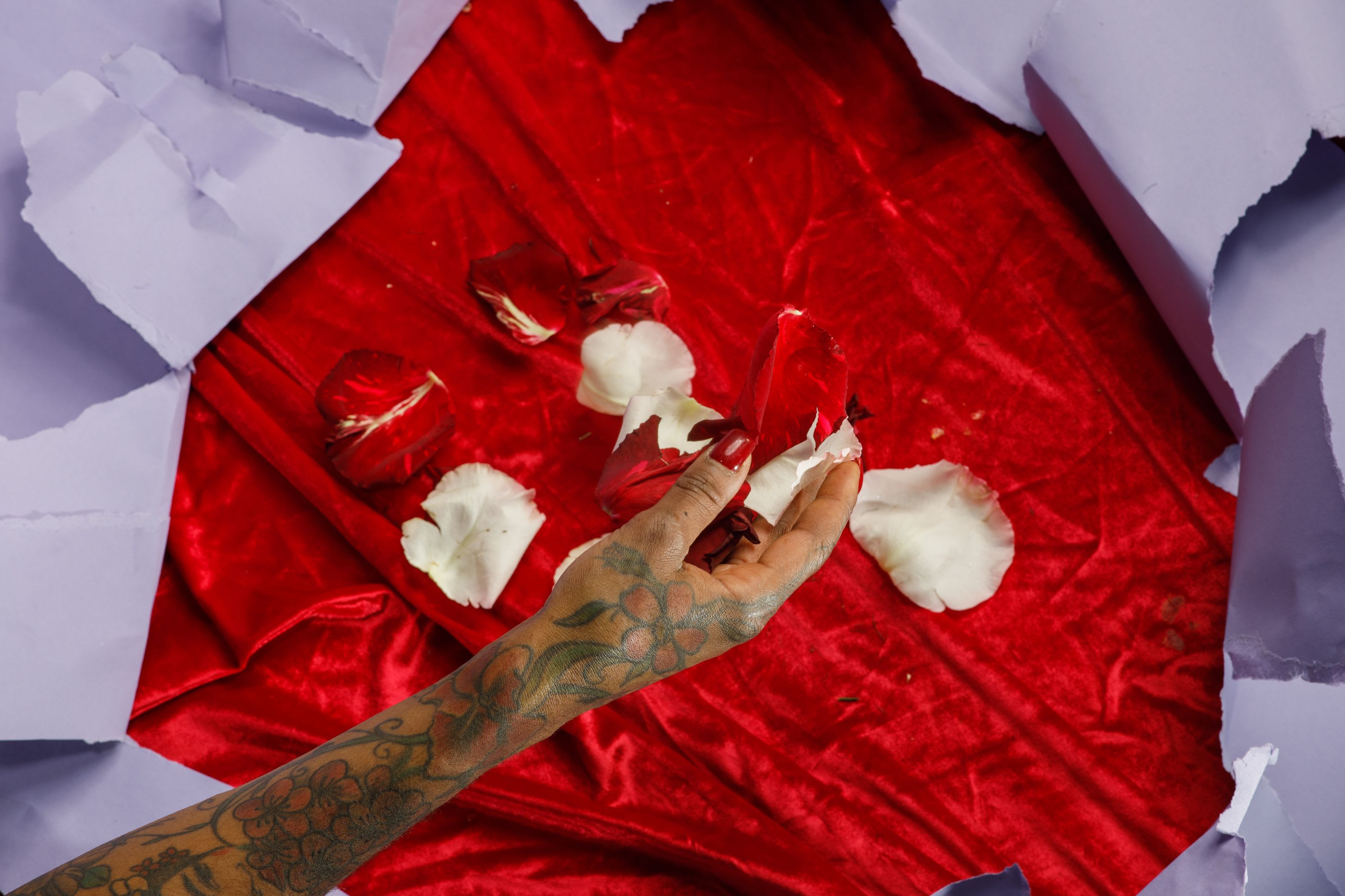 Loose Rose Petals  - Want to set the mood? Add a touch of romance with loose rose petals to trail the hallway, cover the bed, or sprinkle in the bathtub.  Our bag of fresh rose petals is large enough to cover a Queen-sized bed, for quantity reference. 