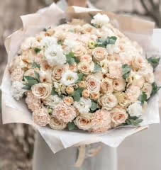 Luxury Bouquet Subscription - Our most indulgent offering, the Luxury Bouquet Subscription delivers one extraordinary arrangement each year—designed on a magnificent scale with the finest seasonal blooms, rare stems, and luxurious textures. More lavish than our classic or signature subscriptions, this bouquet is created as a true statement piece, perfect for celebrating milestones, honoring someone special, or simply experiencing floral artistry at its most refined - an elevated experience.