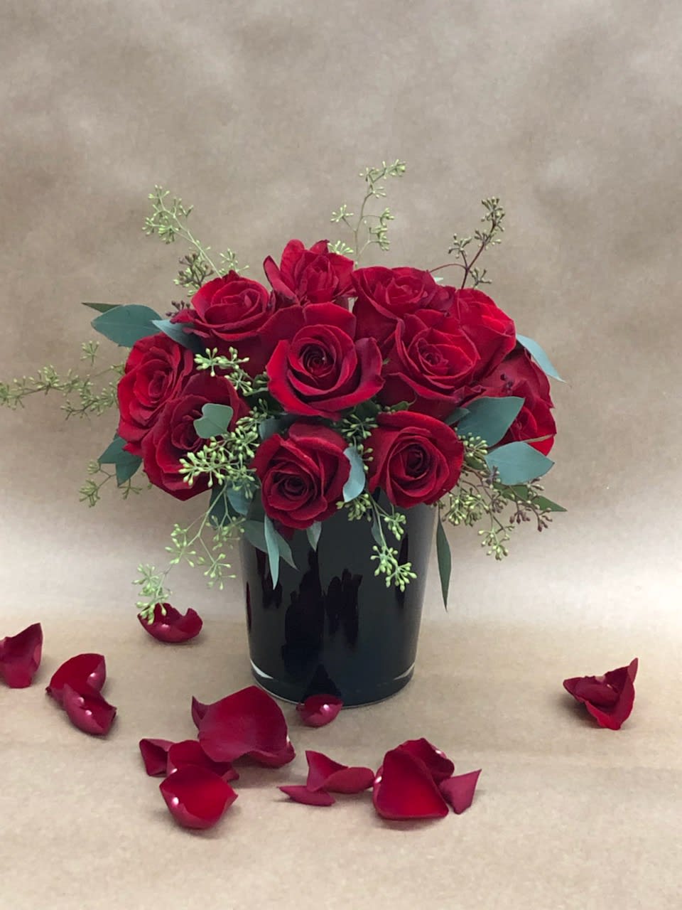  Sweet and Chic - Modern and Chic Dozen Rose Arrangement