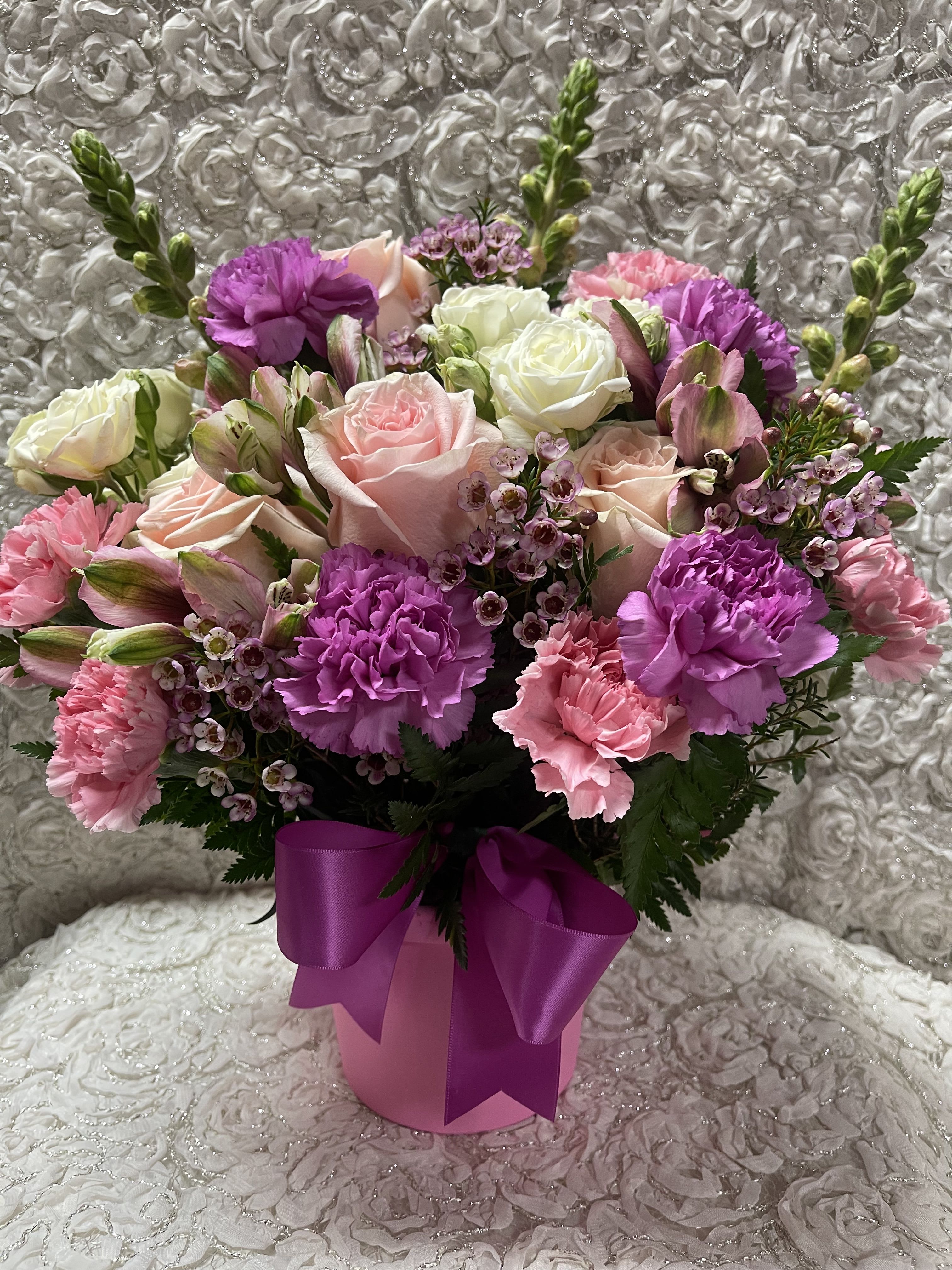 MY SWEET LOVE FOREVER  - AN ARRANGEMENT AS SWEET AAS ITS COLORS! WITH A CUTE AND DELICATE MESSAGE OF LOVE!!