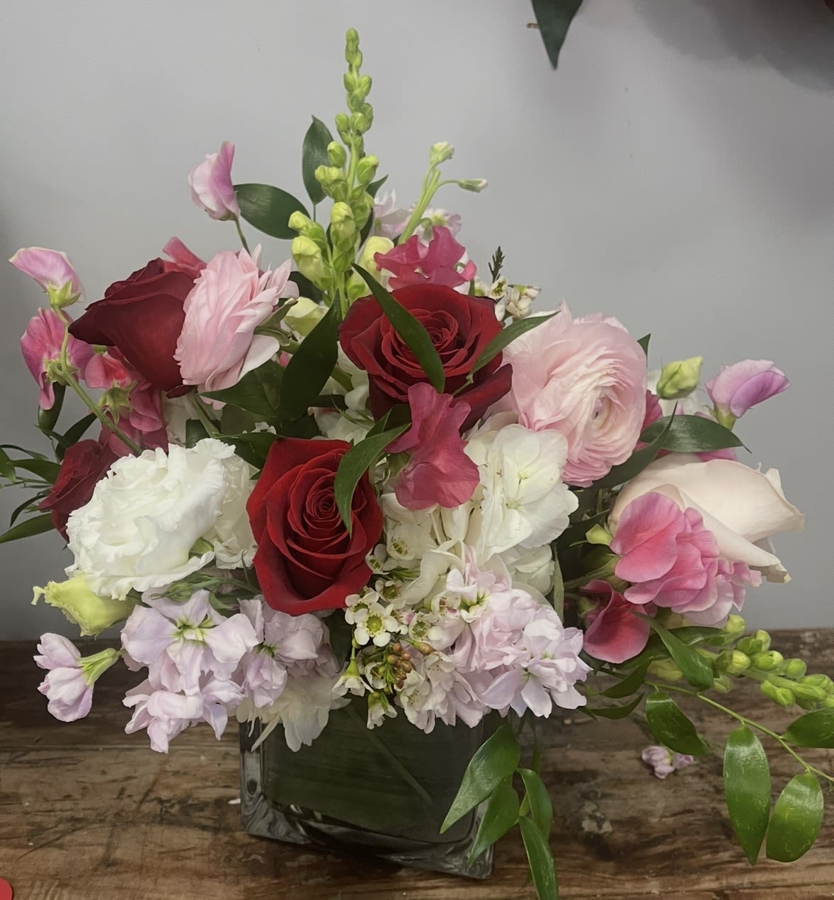 Be my valentine - Roses anemones snap dragon stock