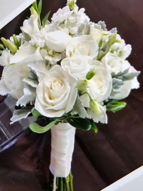 Handheld Bouquet - Handheld Bouquet of Mixed flowers