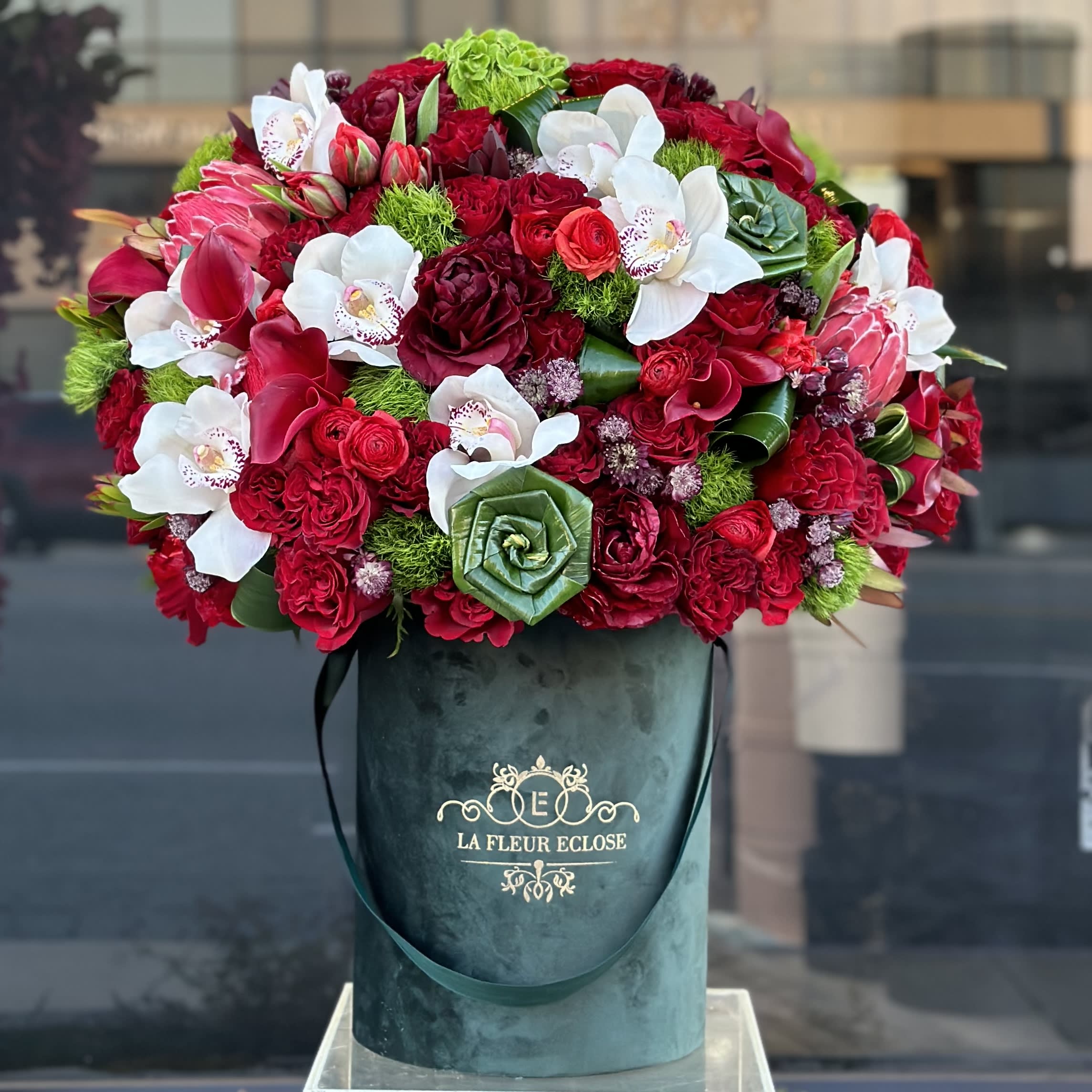 Green Peace V - All premium flower mix in a green velvet box