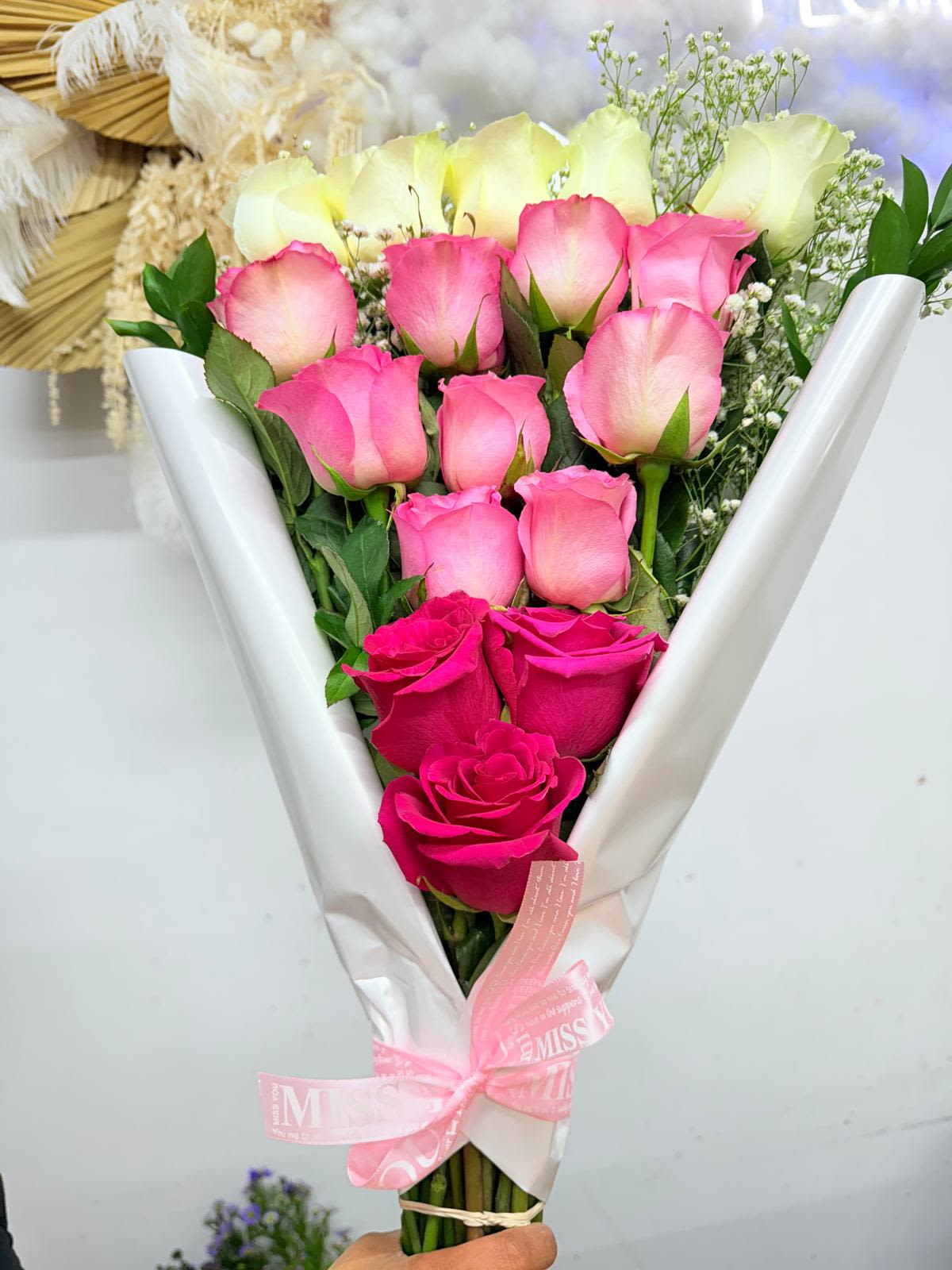 Light Flower - Elegant bouquet of fresh pink and white roses, beautifully arranged to convey sweetness, harmony, and timeless elegance. Perfect for any special occasion