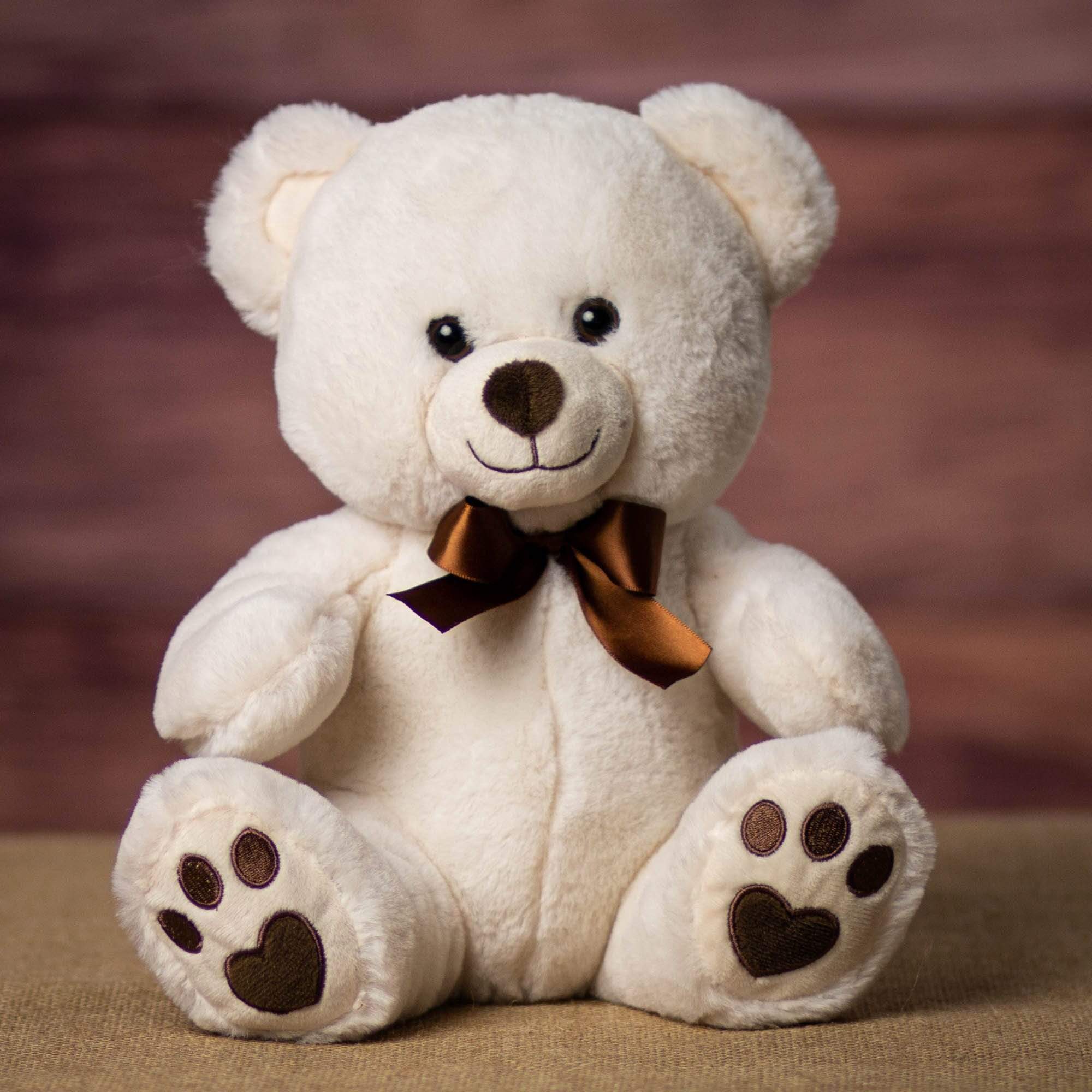 Teddy Bear 8,5inch (creamy-white) - This velvety soft teddy bear is made for hugging.