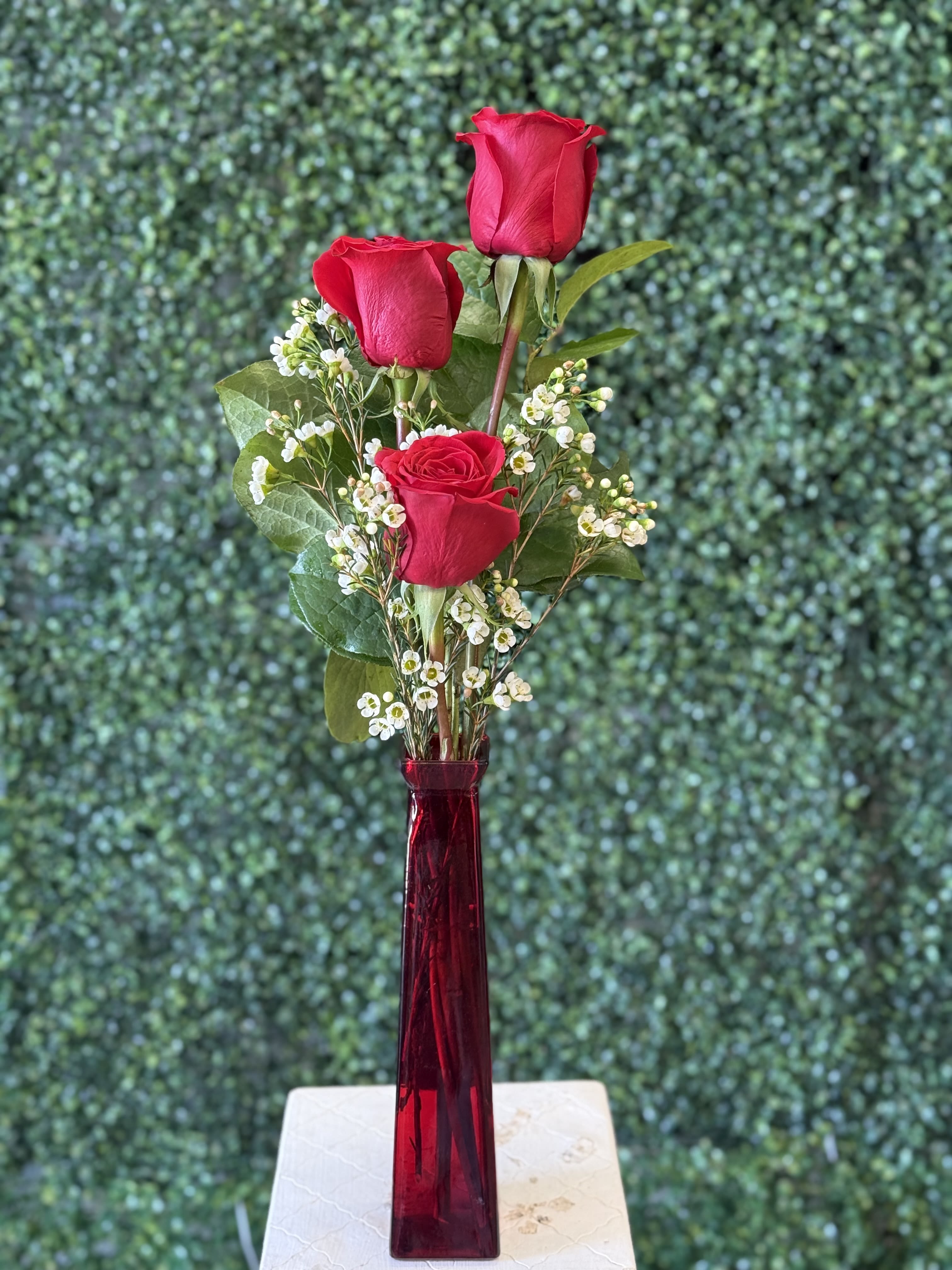 Sweet - 3 roses in vase