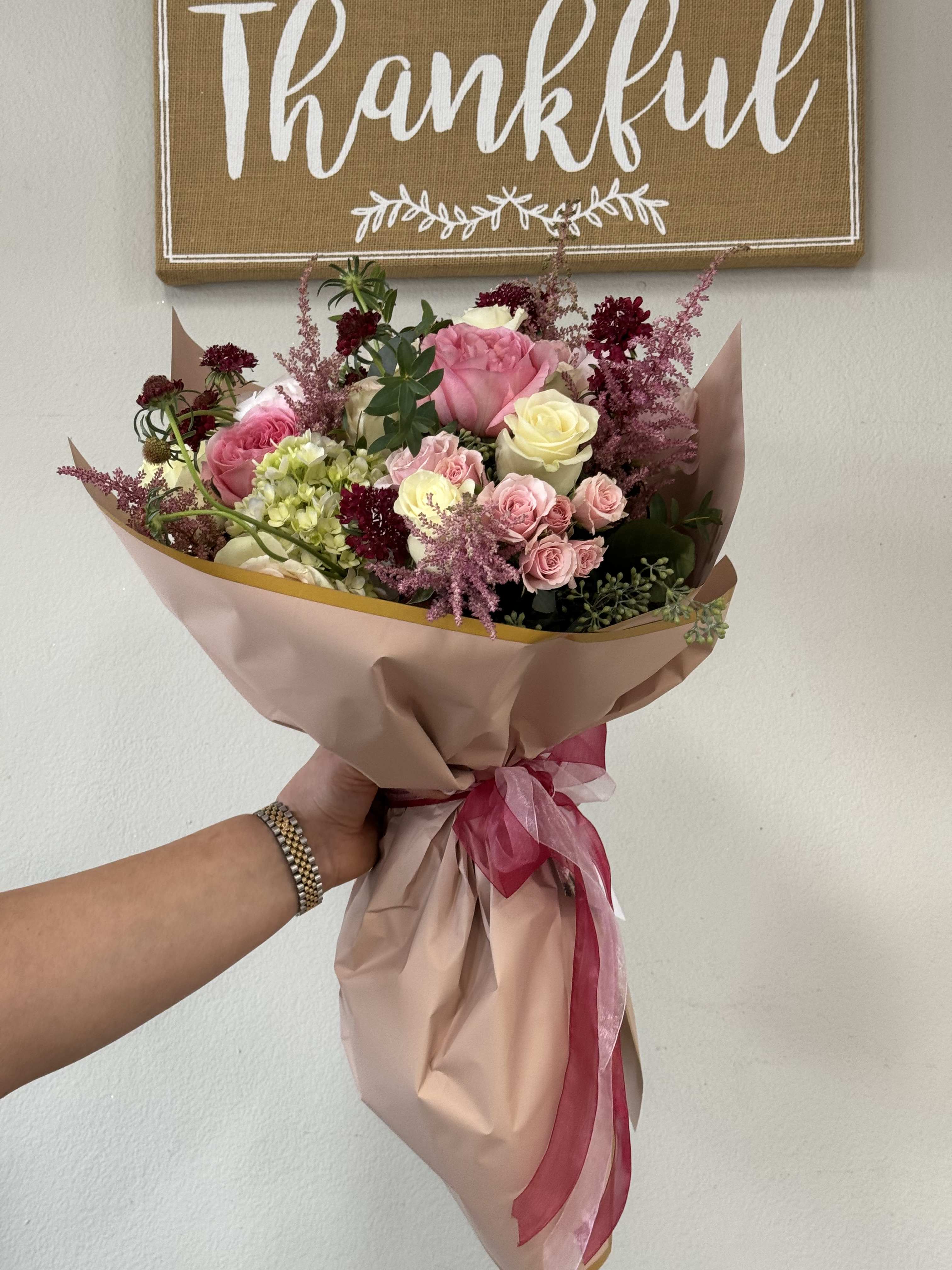 Classy Mixed Bouquet - Mixed bouquet