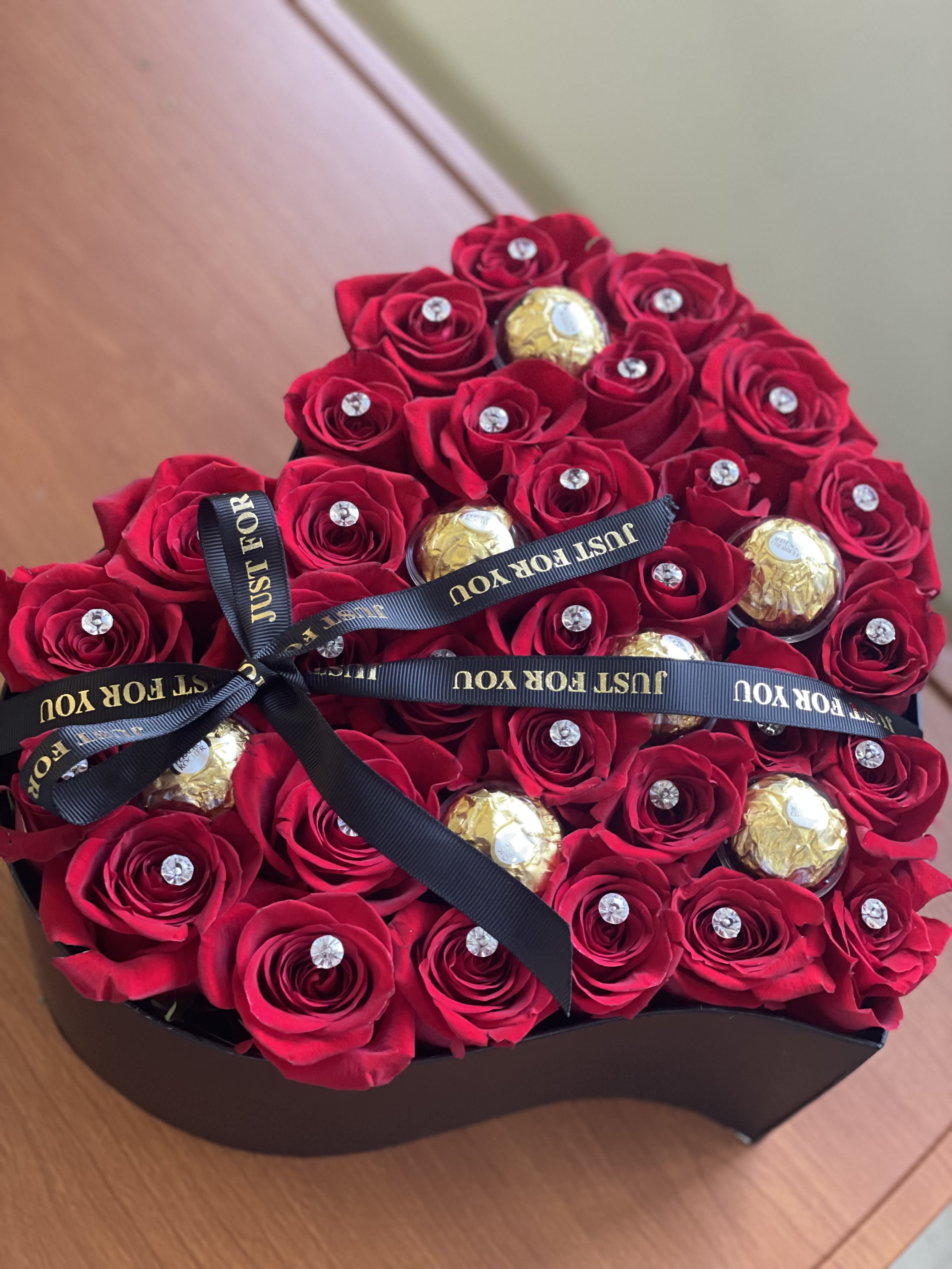 Heart chocolate - Heart shaped box with roses and ferrero rocher chocolates, different color of roses to choose. 