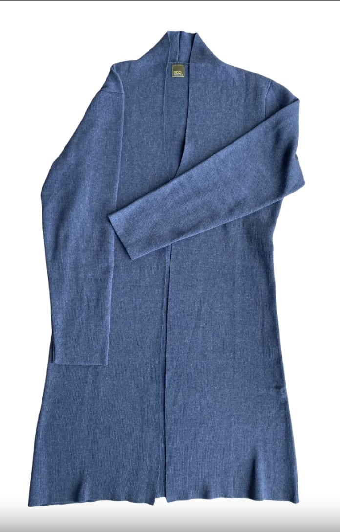 Apapachoa Sweater - Blue - Apapachoa Collection: Long Sweaters. It’s name means “hug to your soul” in Nahuatl and is our creation to feel warm, cozy, and hugged. Long sweaters come in one size M, with 2 variants: short or long. They are made from organic cotton and recycled PET from Peru and we have many colors: black, white, dark grey, light grey, dark green, light green, dark blue, light blue, yellow-brown.